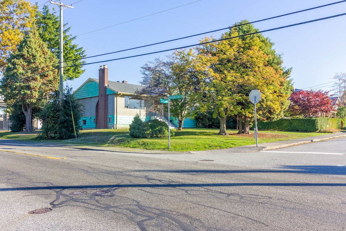 6503 Winch St, Burnaby 24