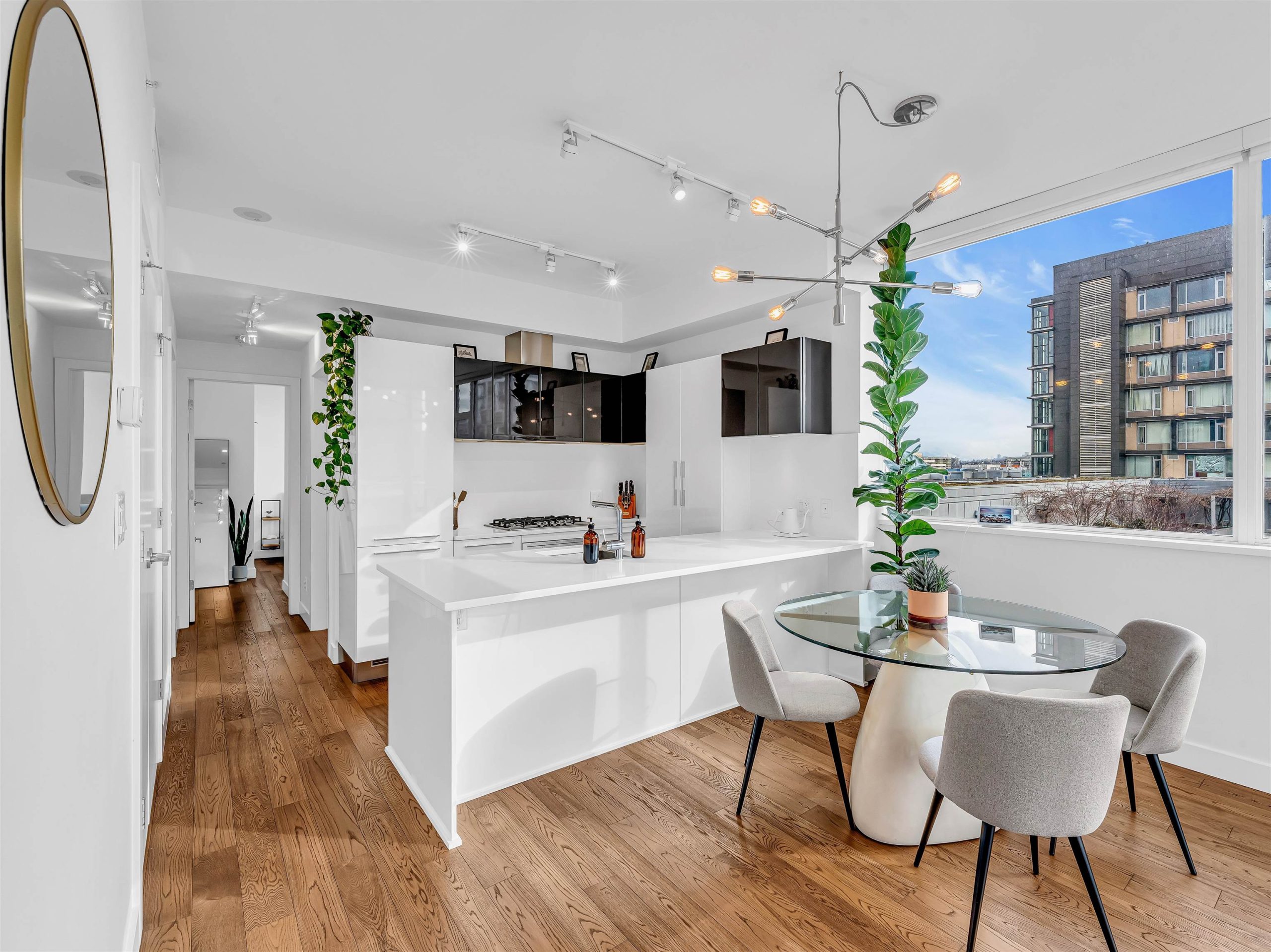 801 108 E 1ST AVENUE, VANCOUVER 6