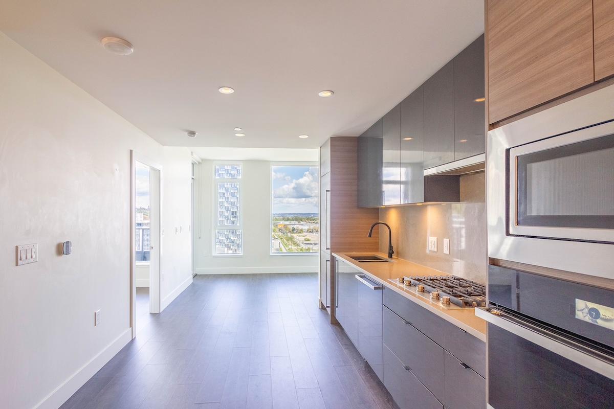 1301 3438 SAWMILL CRESCENT, VANCOUVER 2