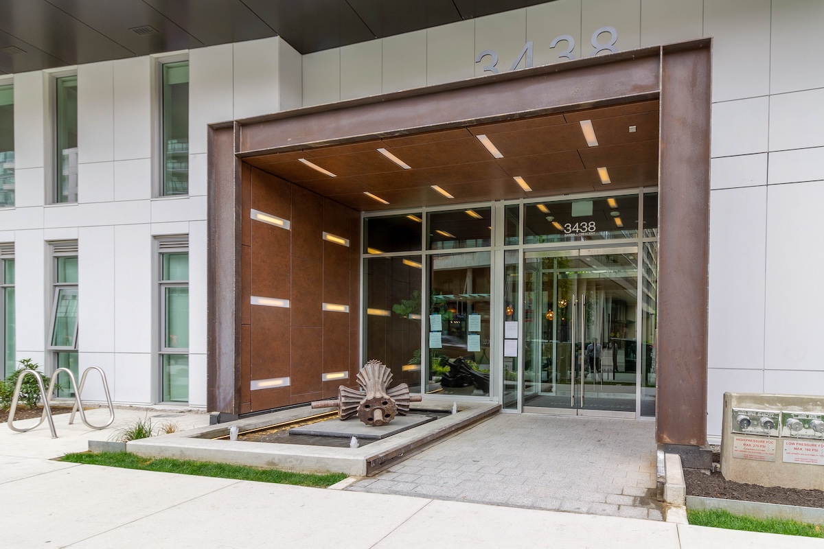 1301 3438 SAWMILL CRESCENT, VANCOUVER 32