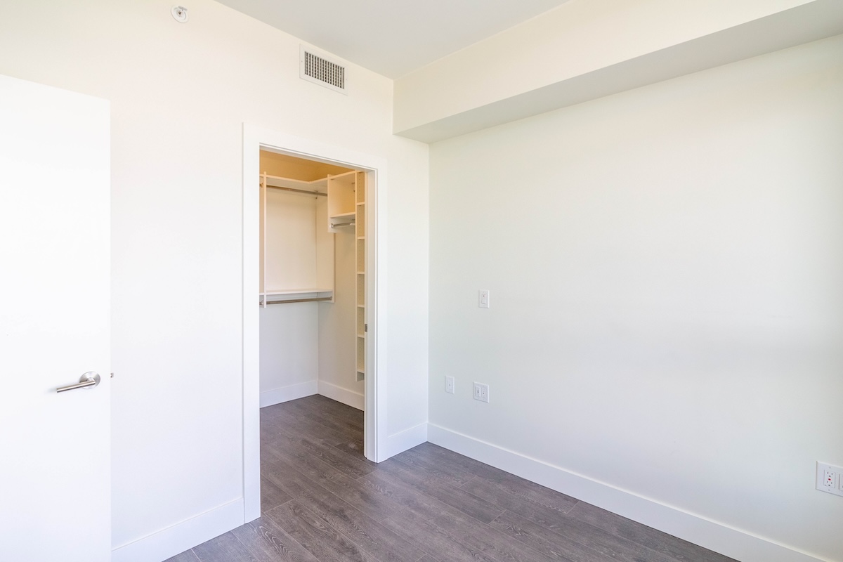 1301 3438 SAWMILL CRESCENT, VANCOUVER 9