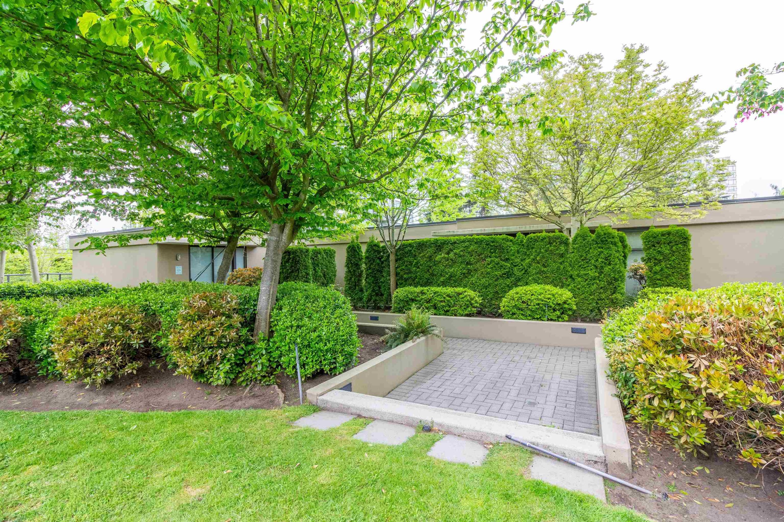 11 6333 KATSURA STREET 27