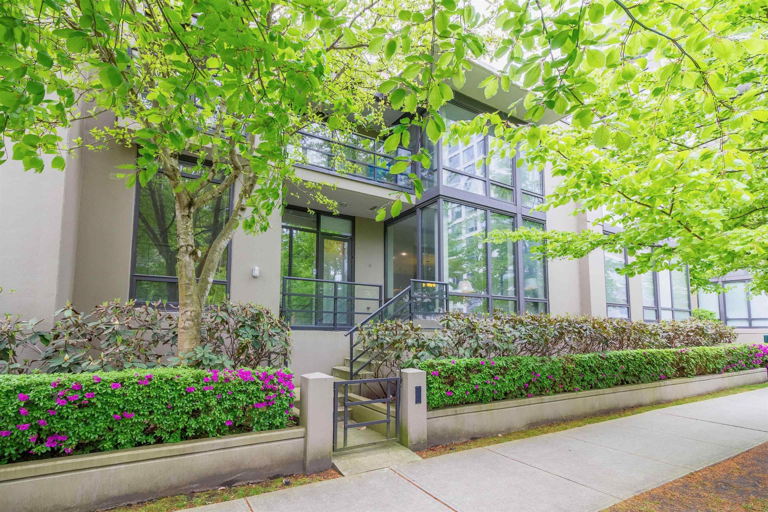 11 6333 KATSURA STREET 33