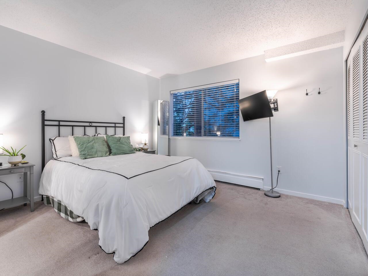 207 250 W 1ST STREET 18