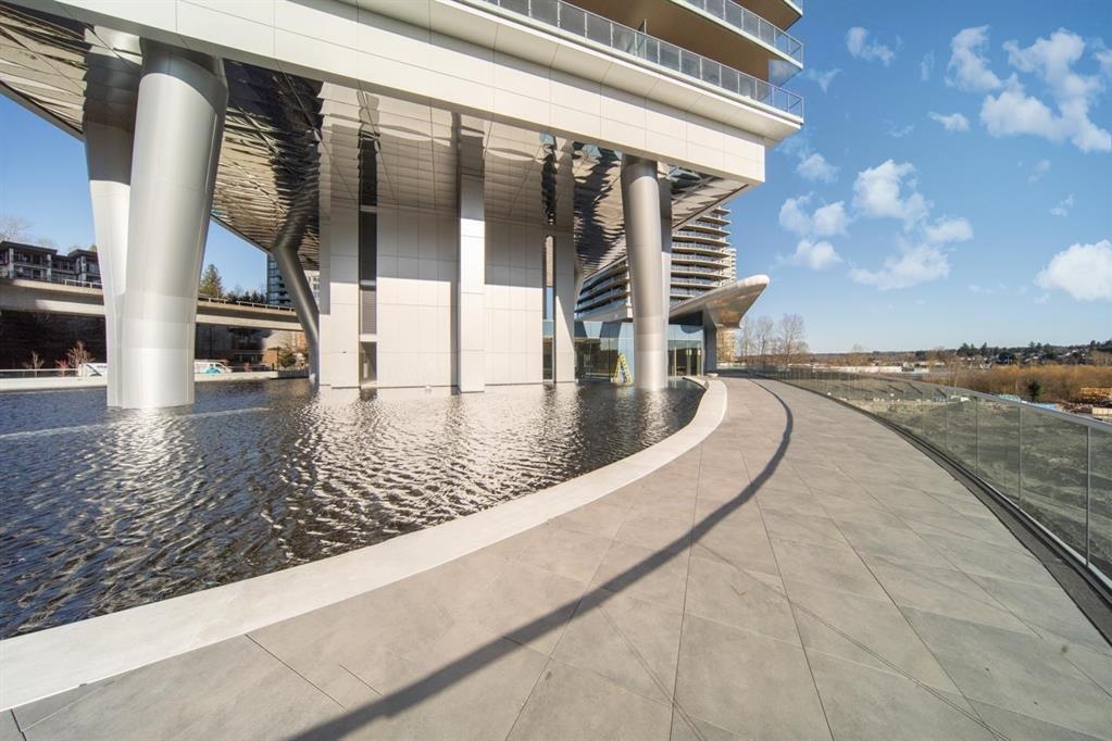 605 4880 LOUGHEED HIGHWAY 17