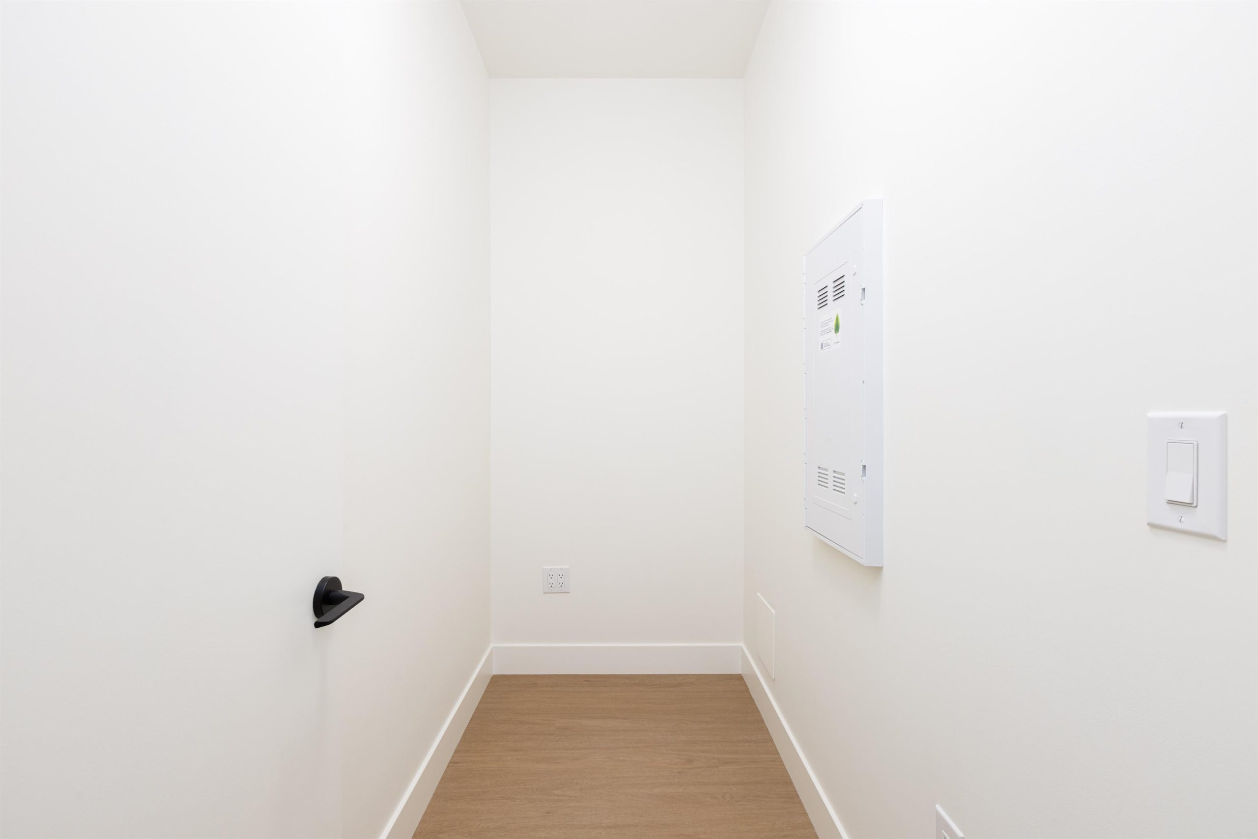 610 2235 E BROADWAY 10