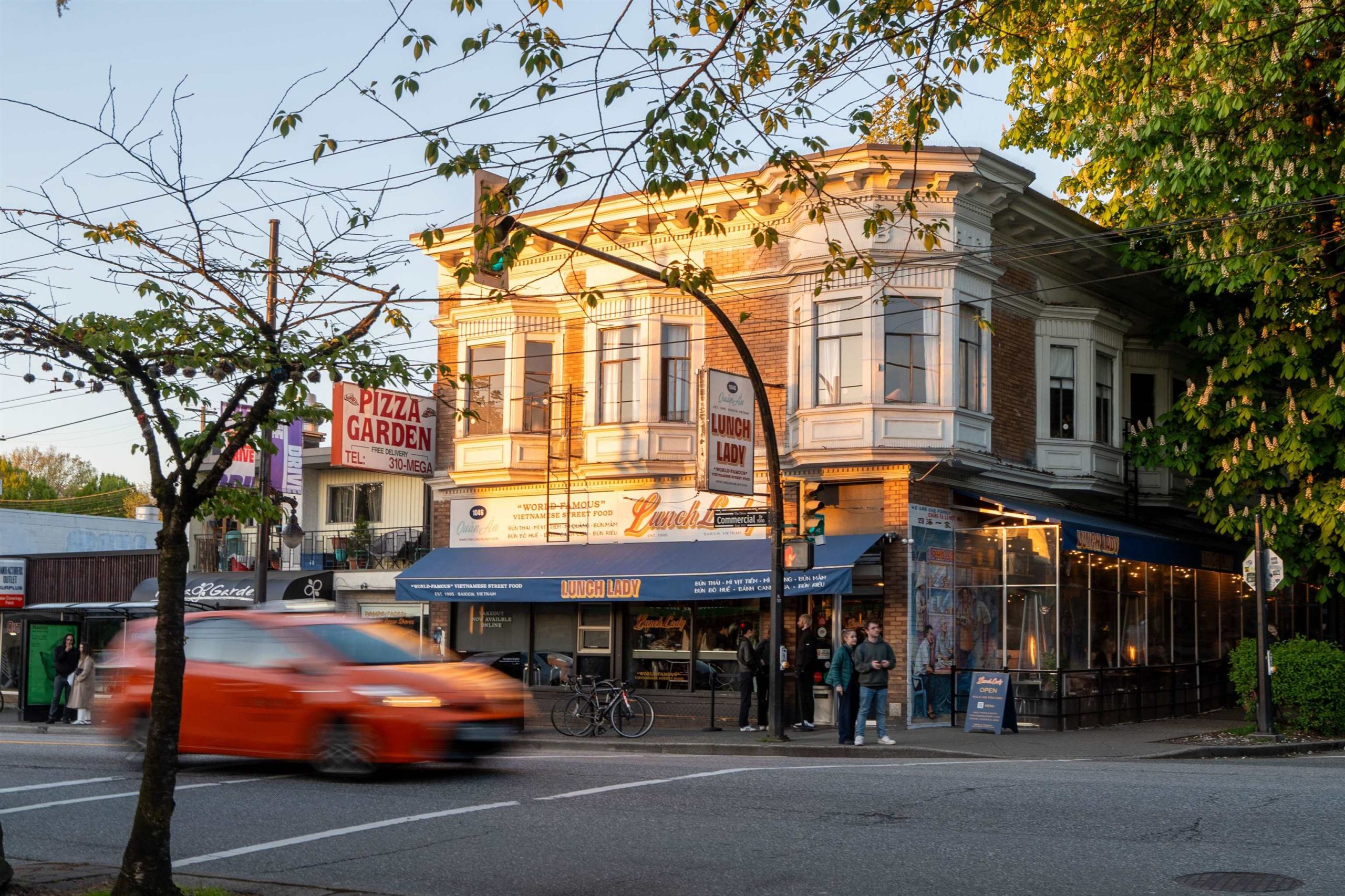 610 2235 E BROADWAY 21