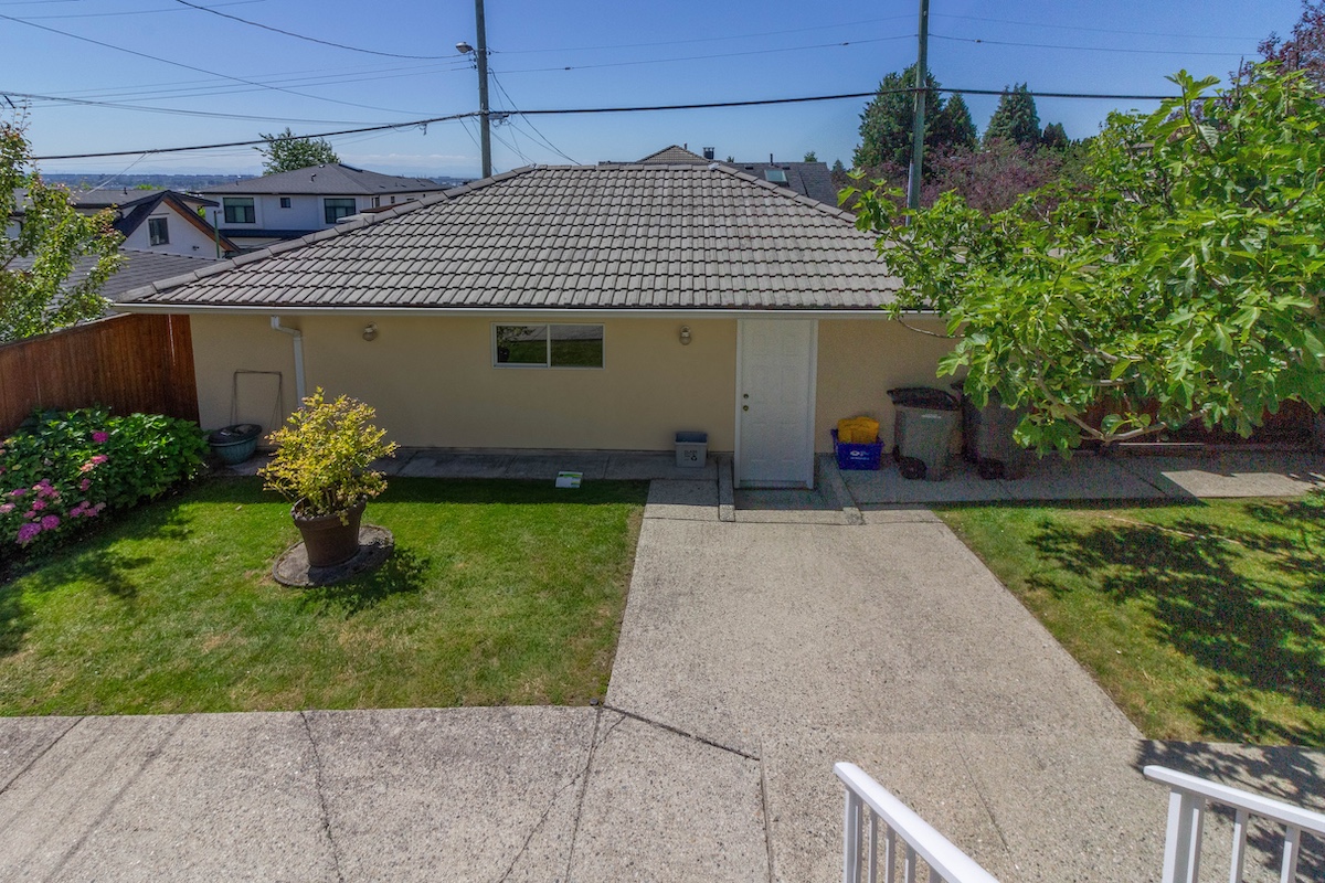 2006 QUALICUM DRIVE 13