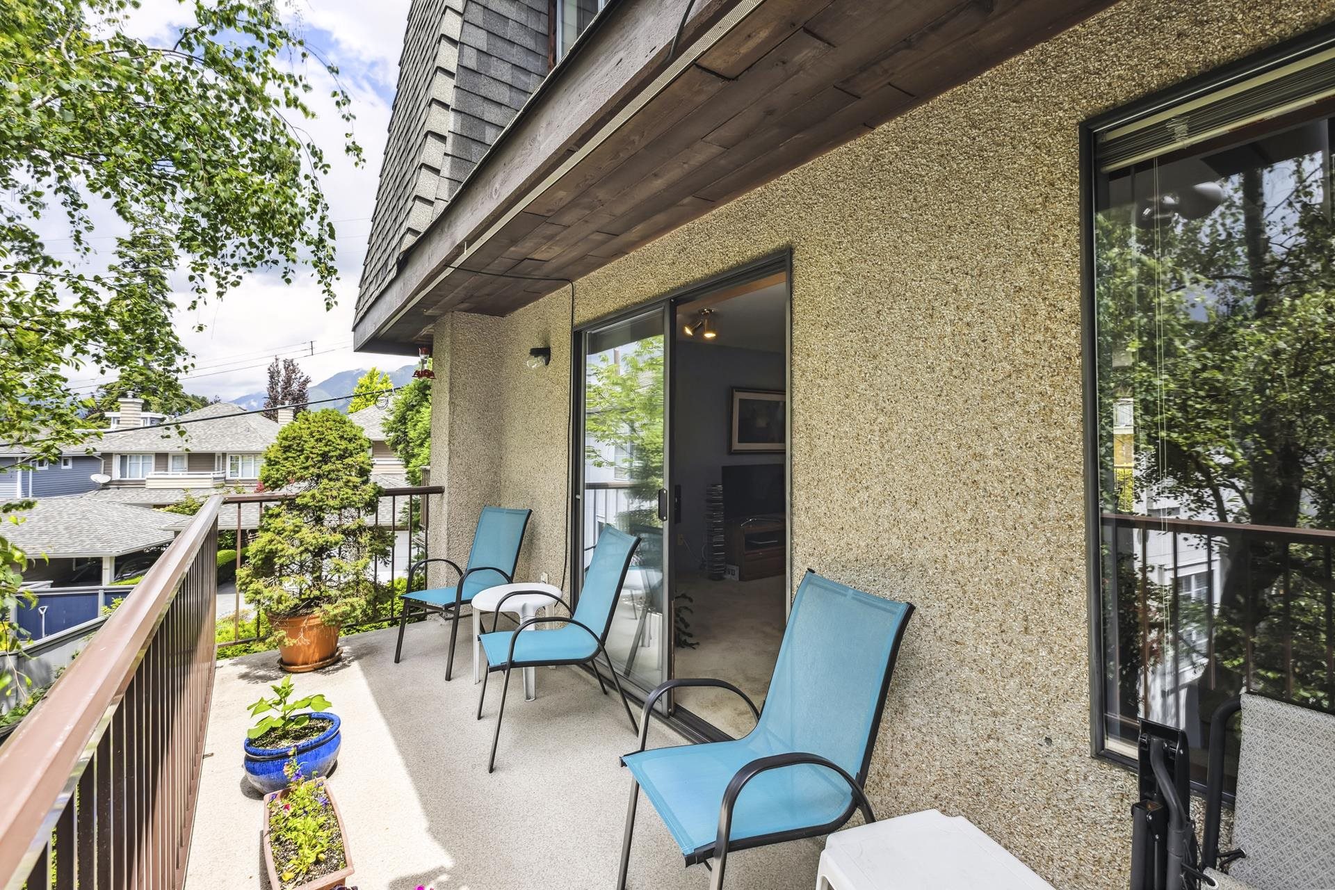 2 220 W 16TH STREET 8