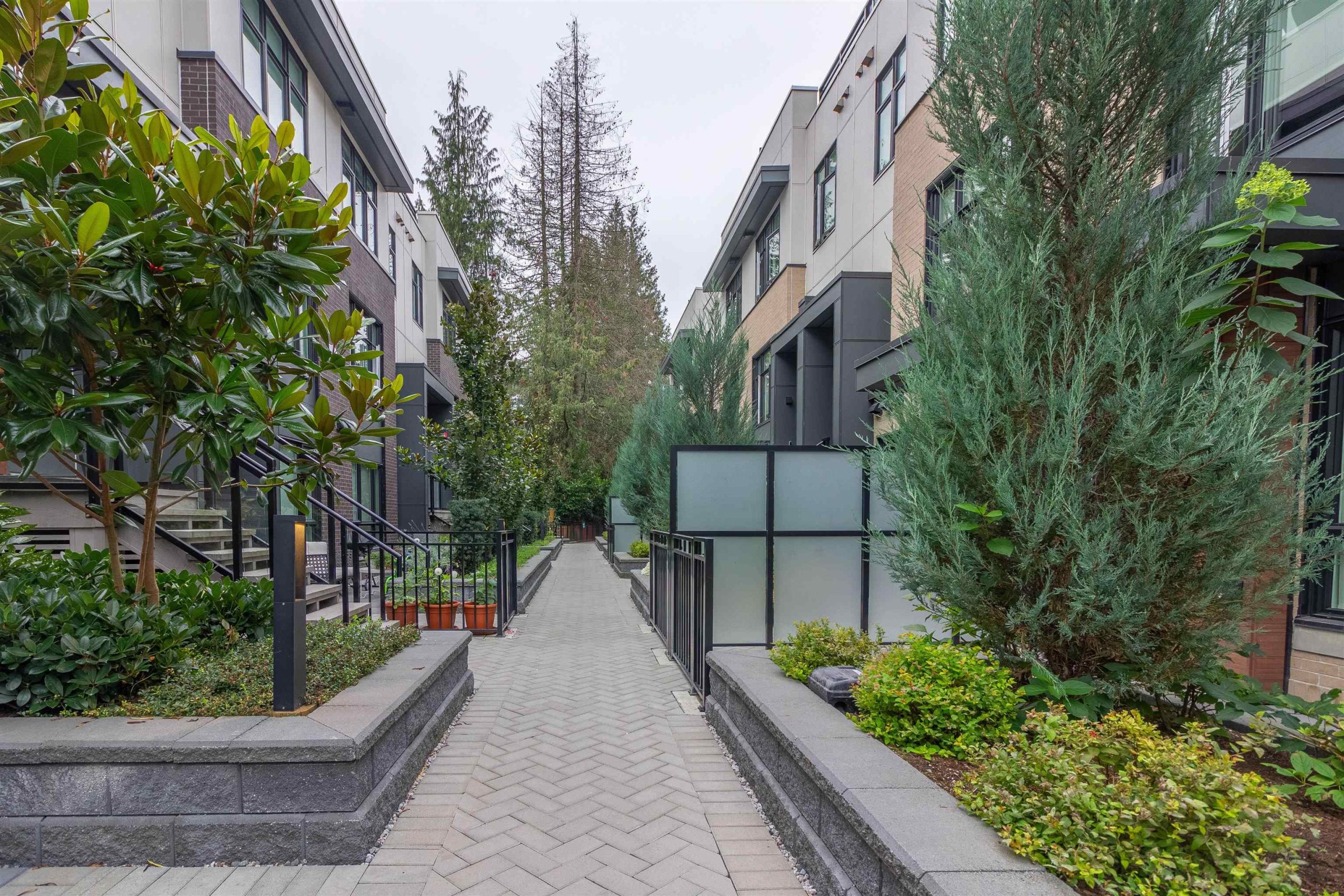 130 2035 GLENAIRE DRIVE 15