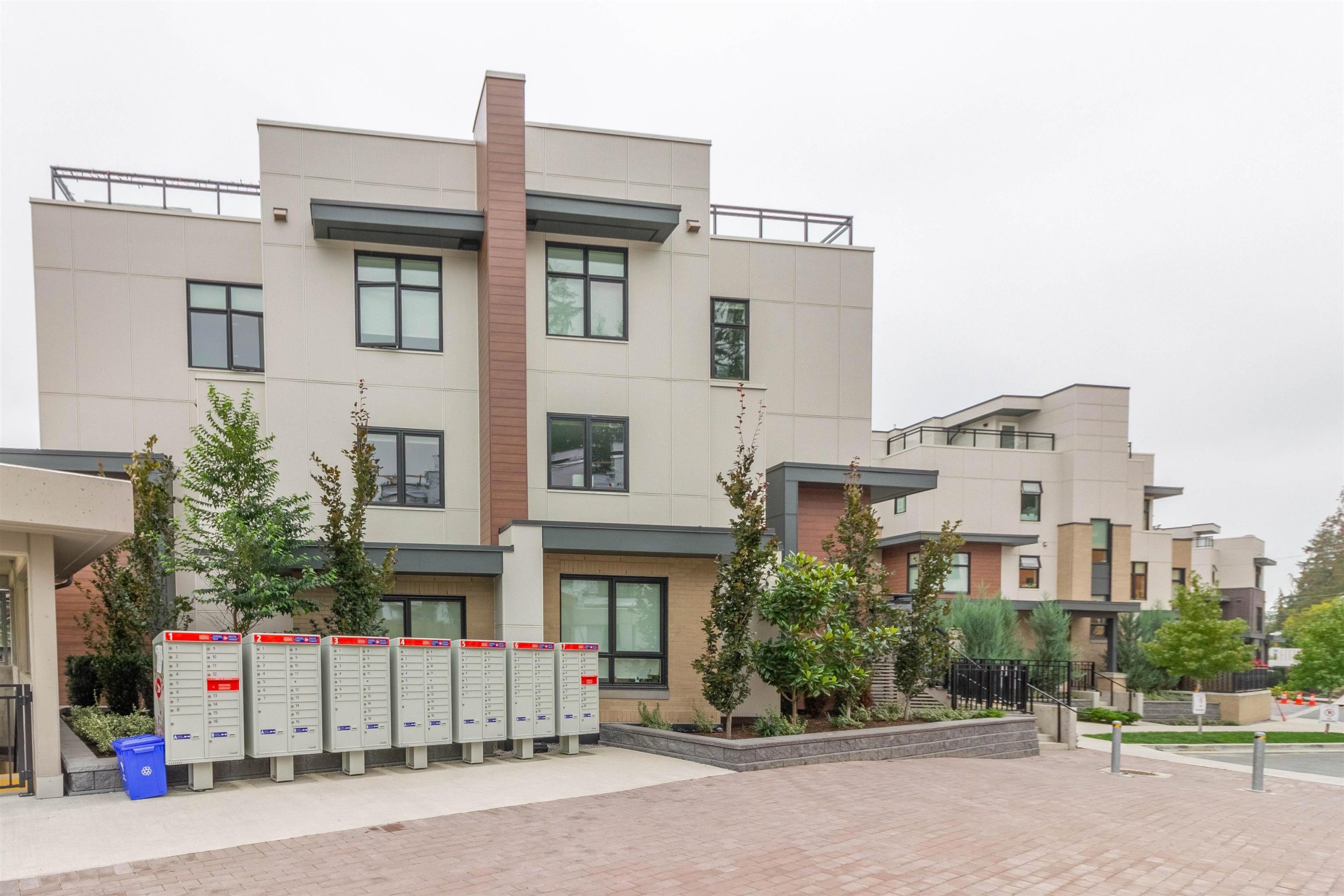 130 2035 GLENAIRE DRIVE 16