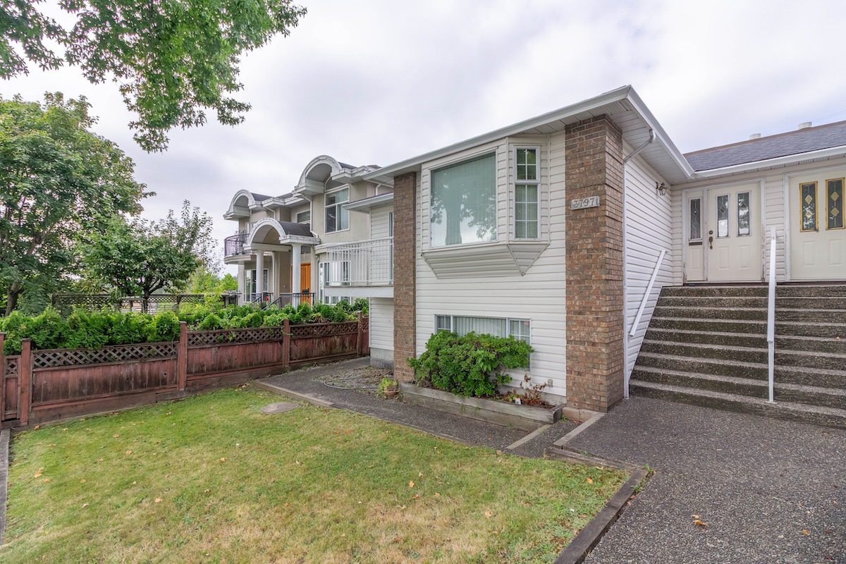 3797 PARKER STREET 2