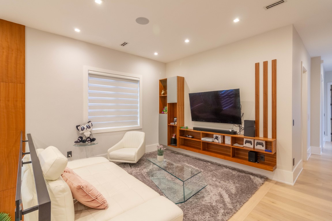 13906 35A AVENUE 20