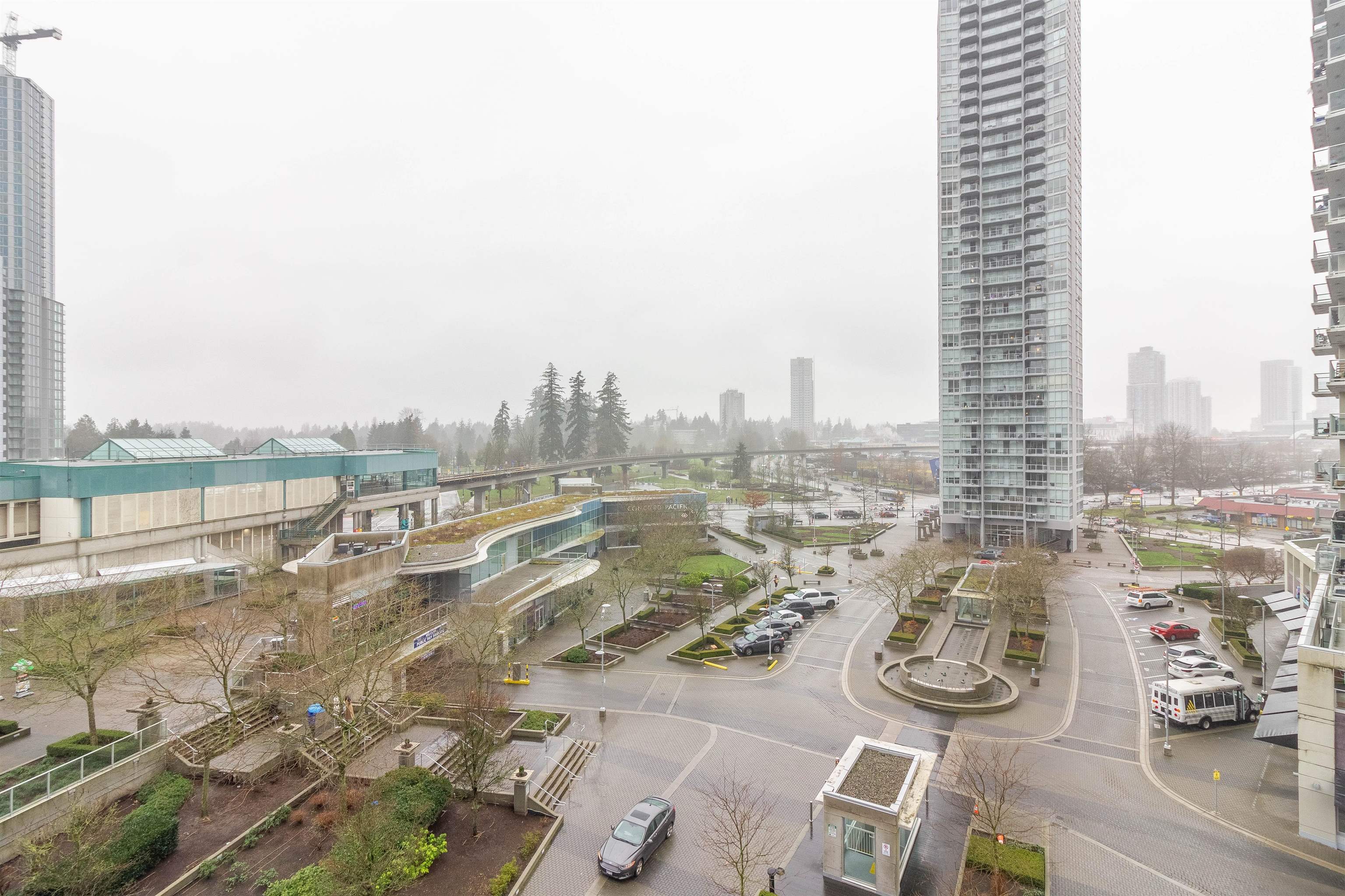 704 9887 WHALLEY BOULEVARD 19