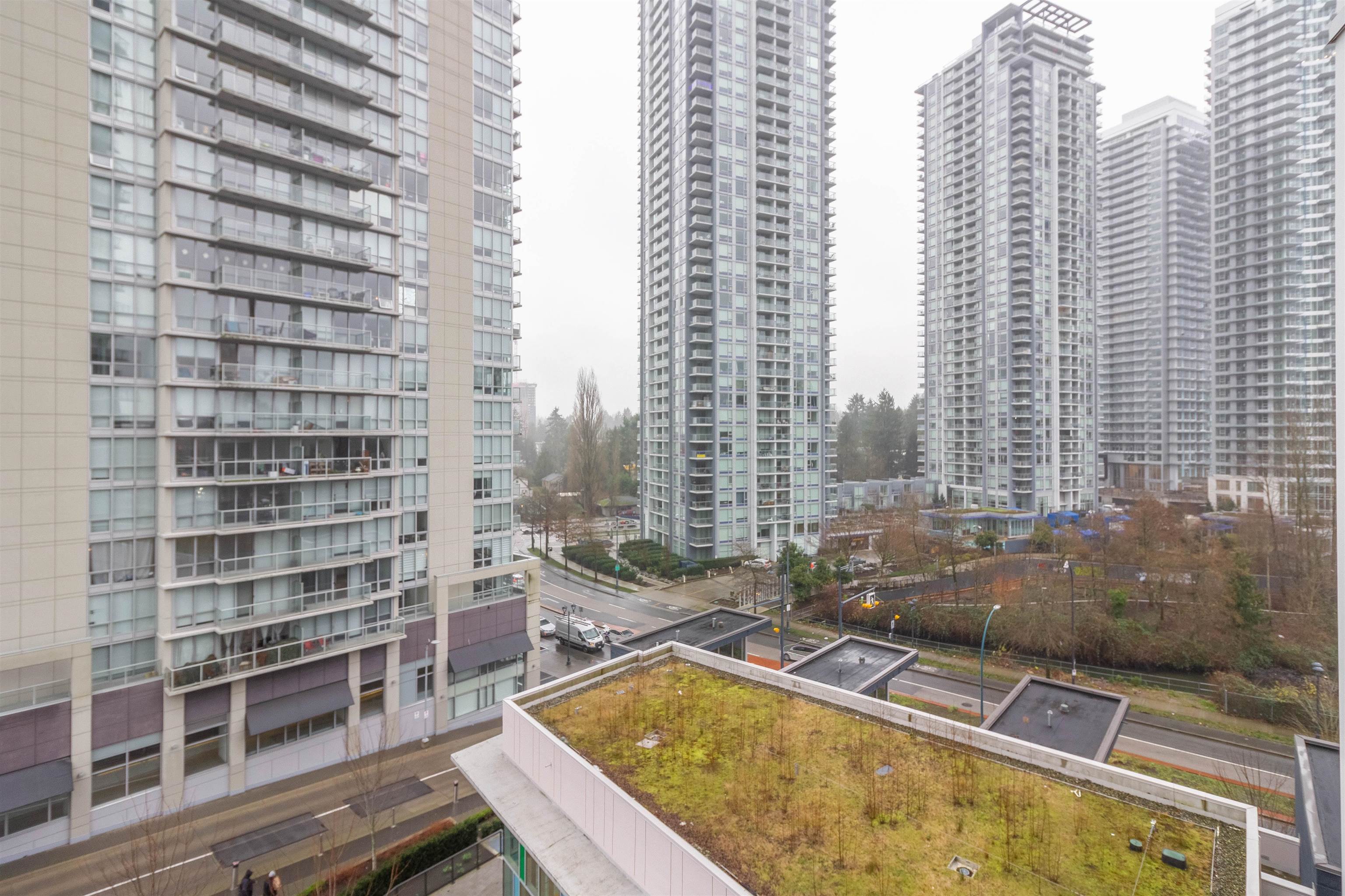 704 9887 WHALLEY BOULEVARD 20