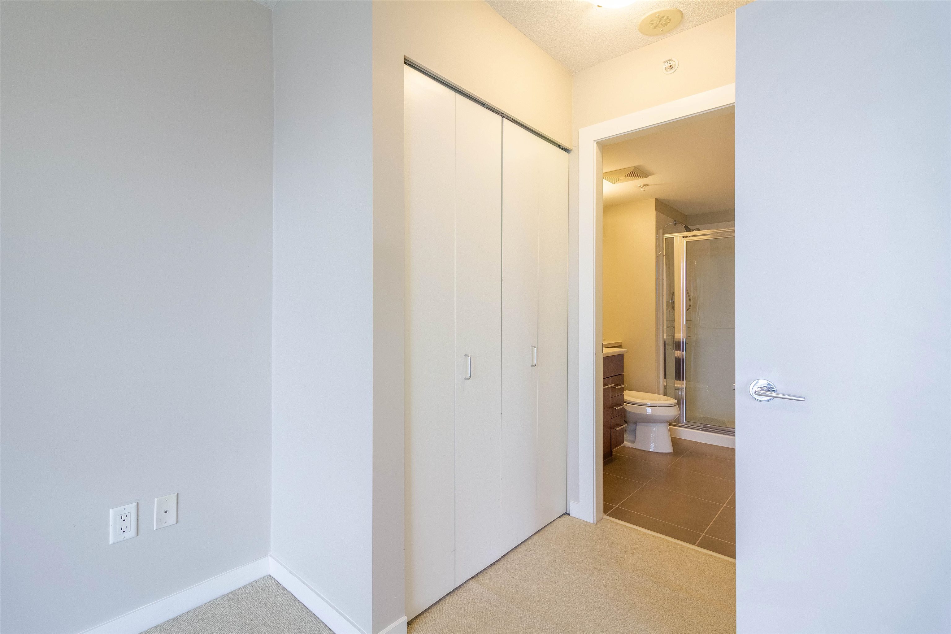 1406 4888 BRENTWOOD DRIVE 22