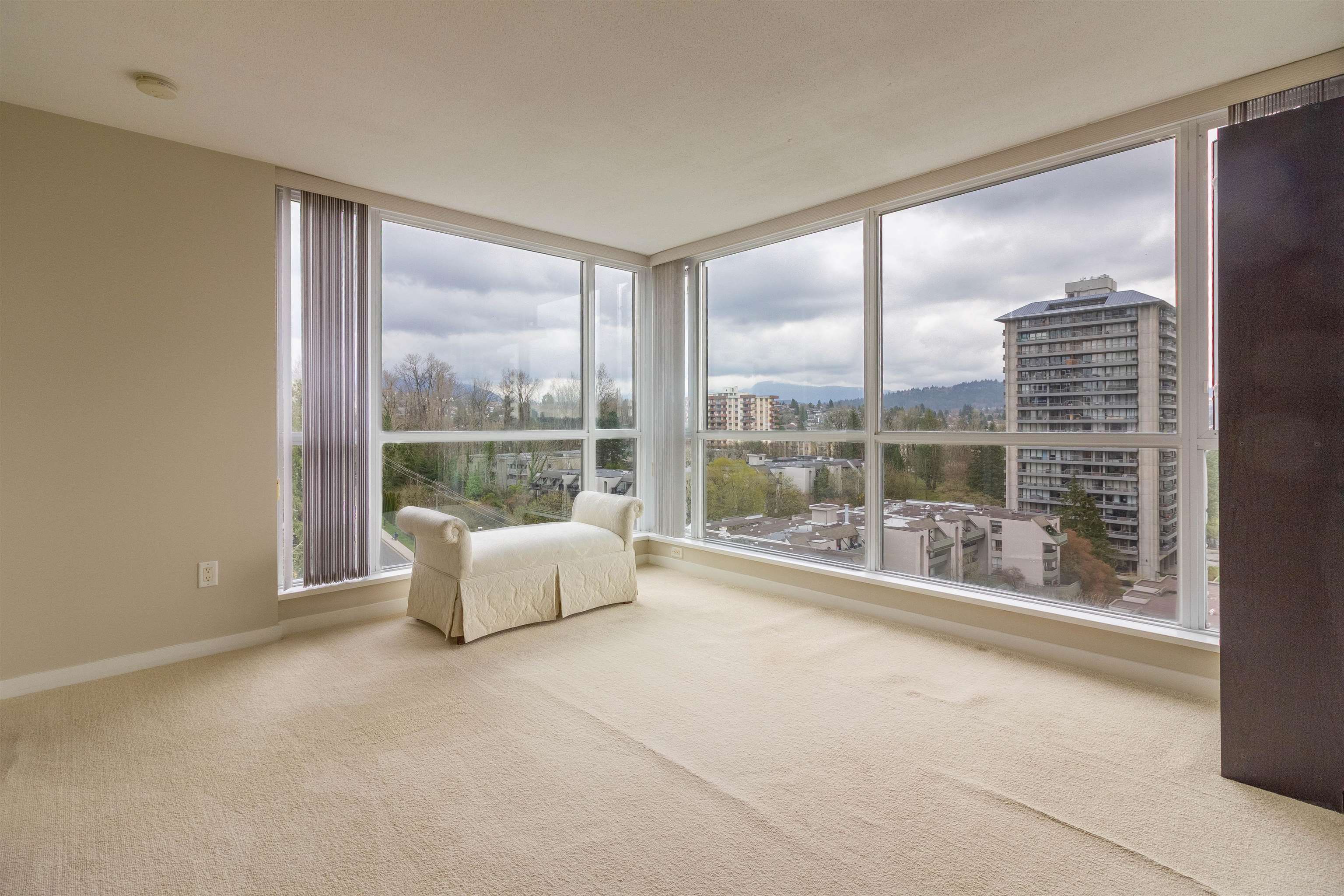1406 4888 BRENTWOOD DRIVE 3