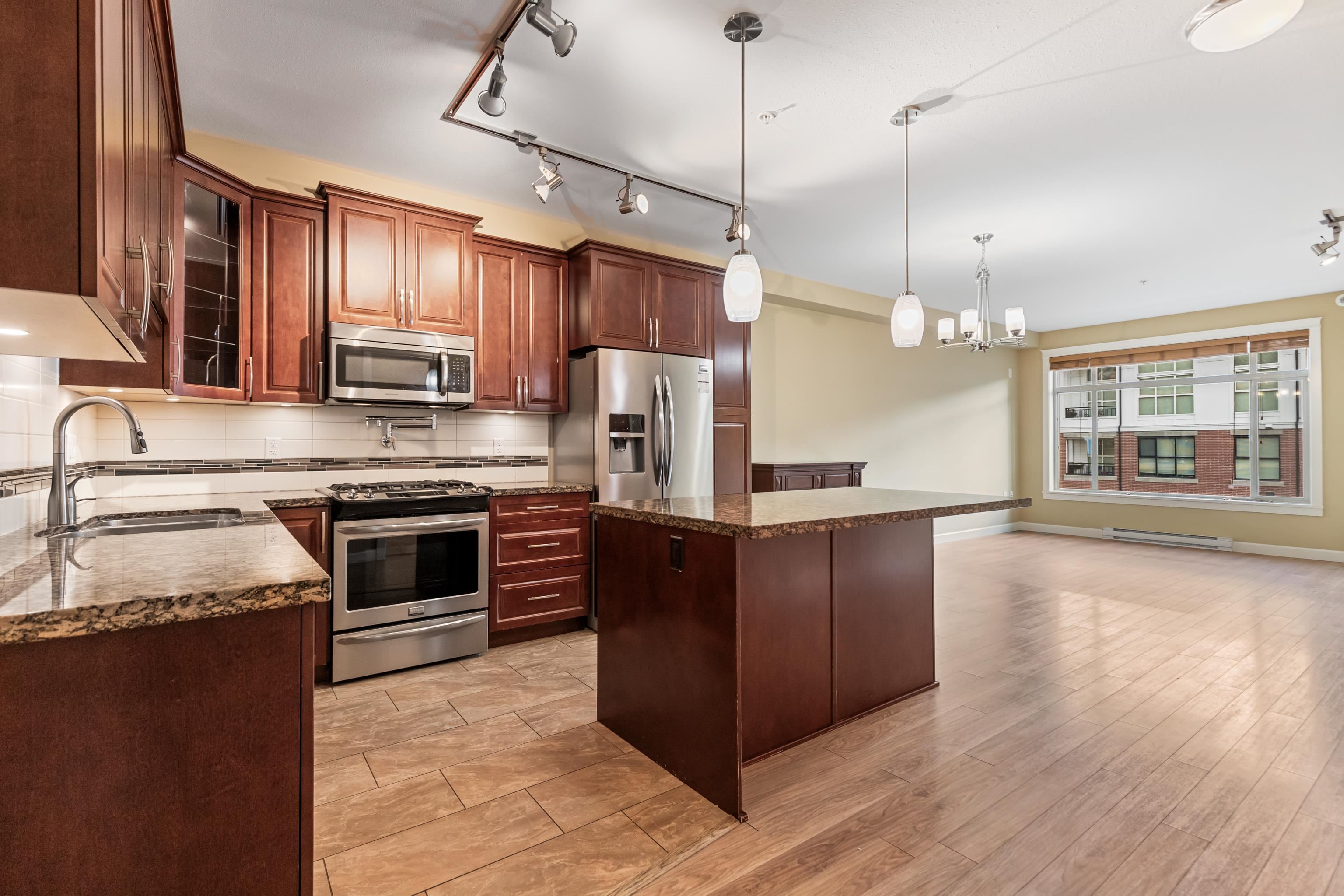 426A 8157 207 STREET 2