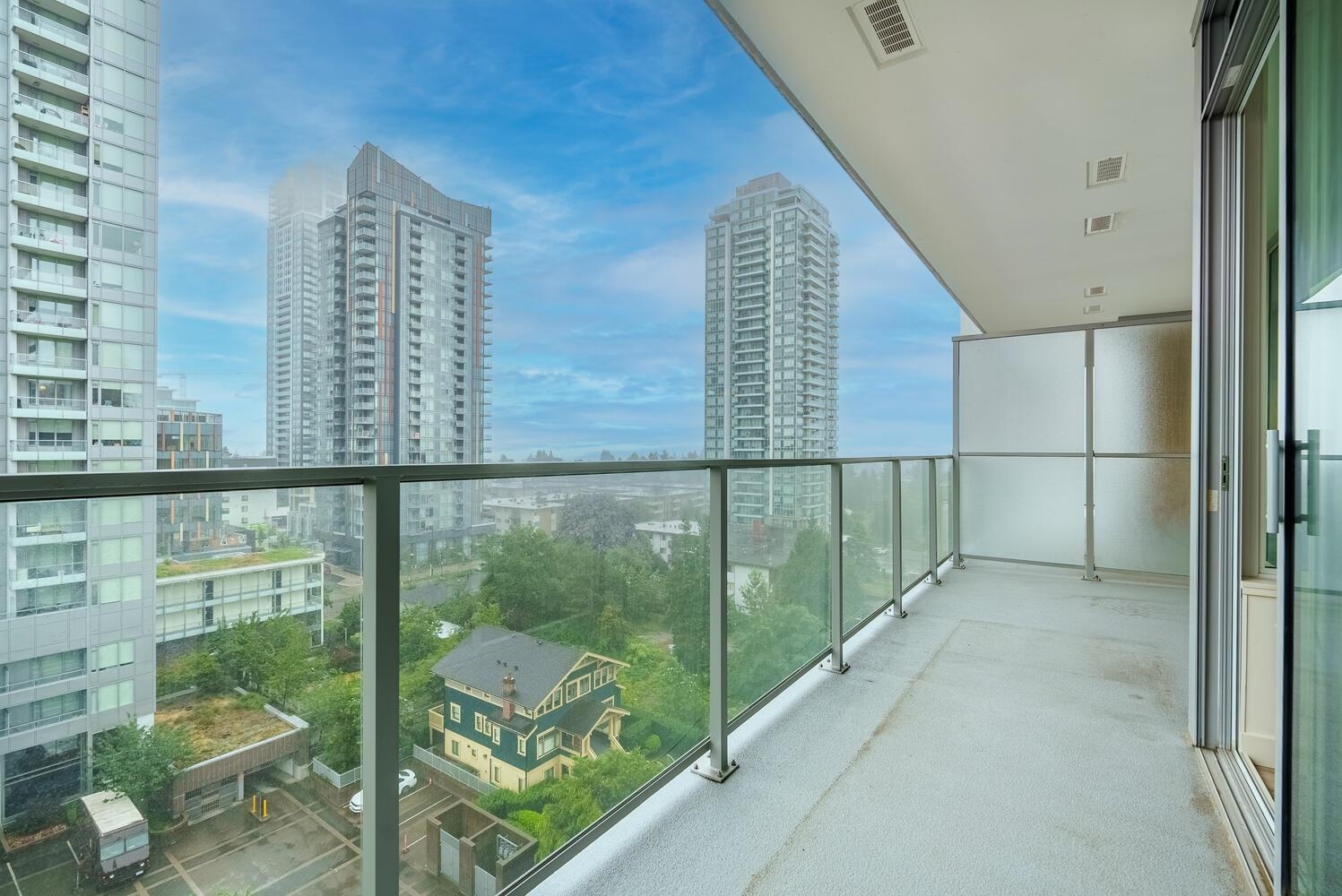 703 6383 MCKAY AVENUE 16