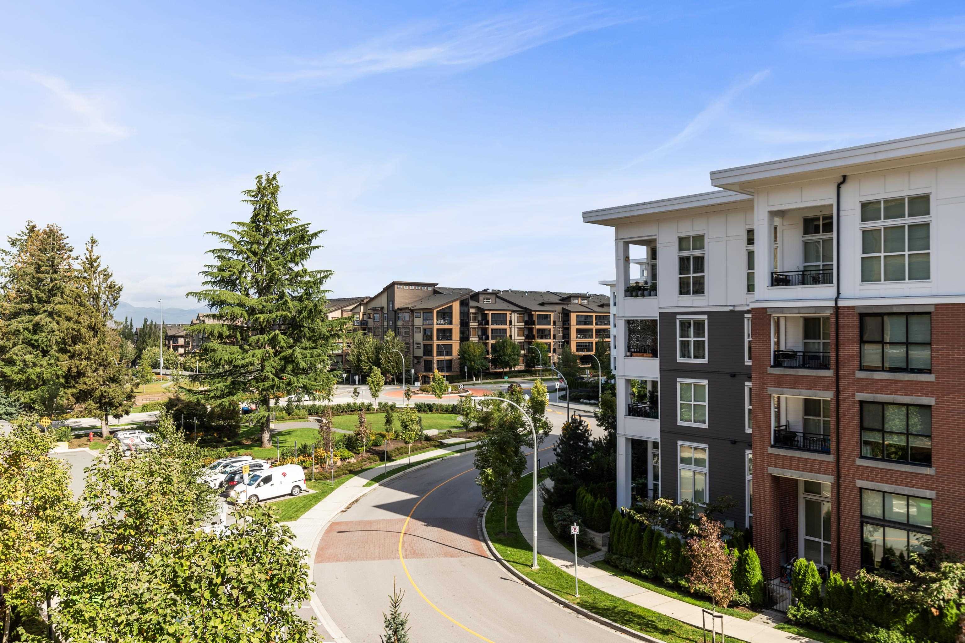 426A 8157 207 STREET 34