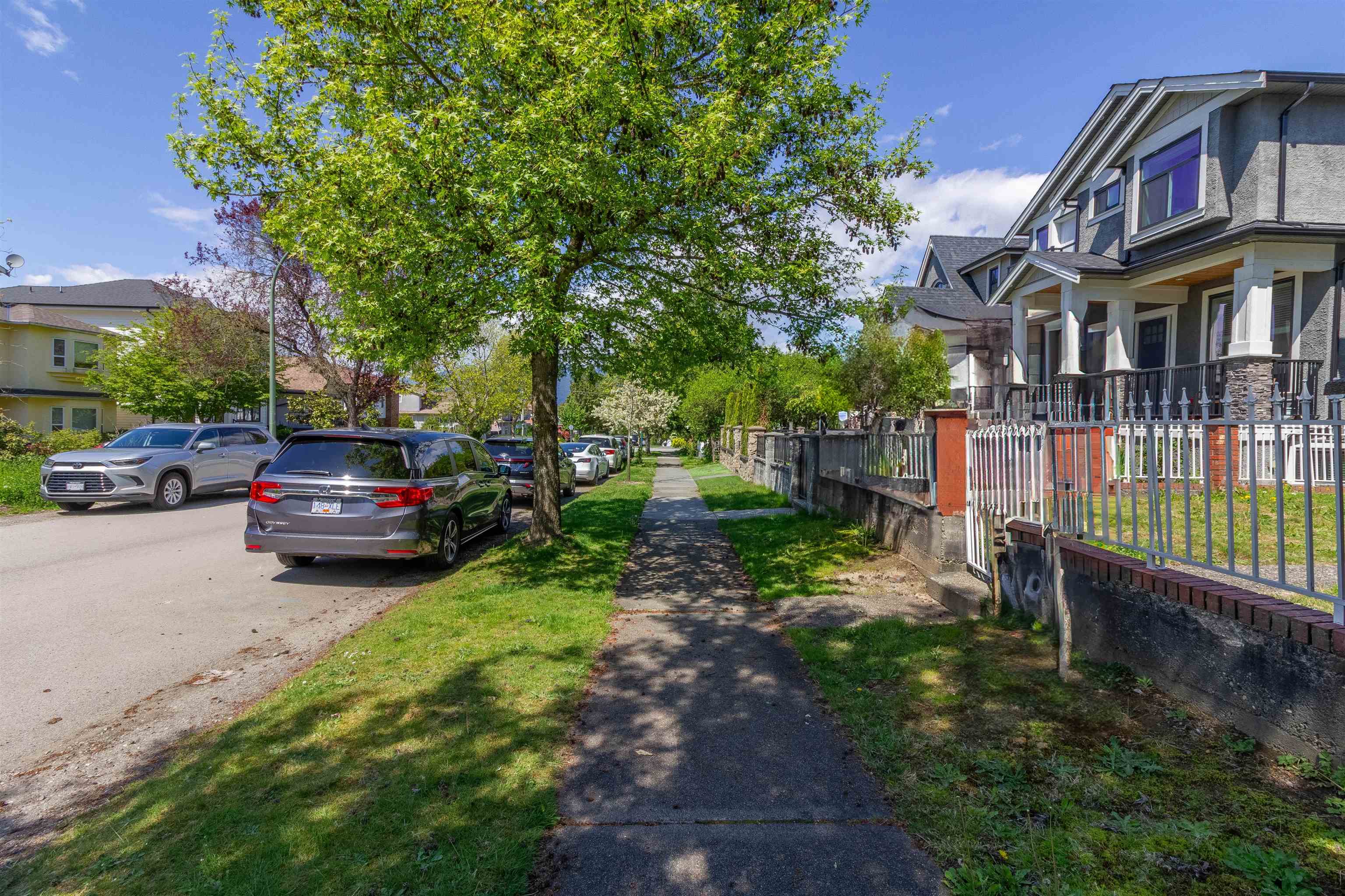 1260 ROSSLAND STREET 40