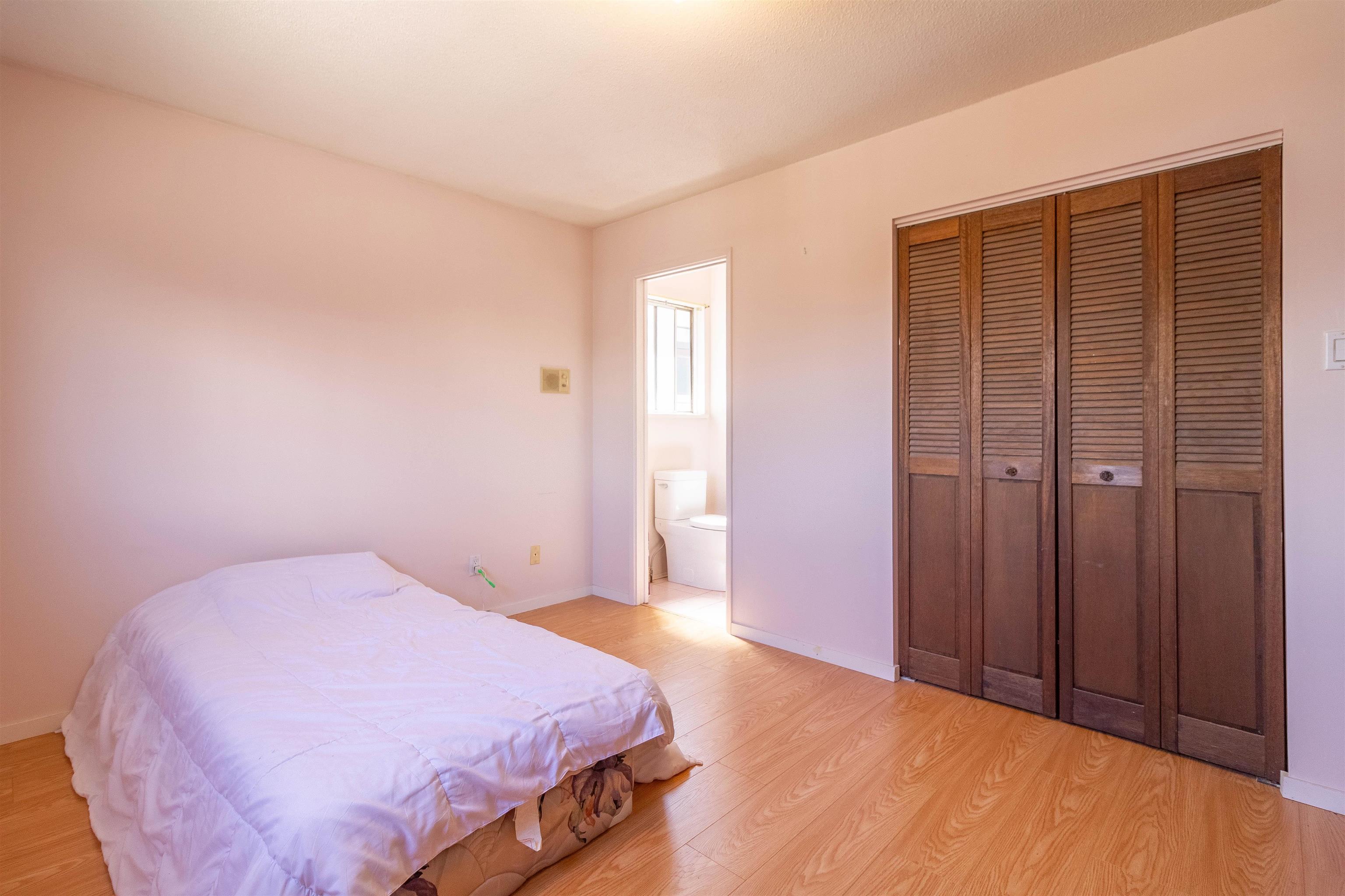 1260 ROSSLAND STREET 20