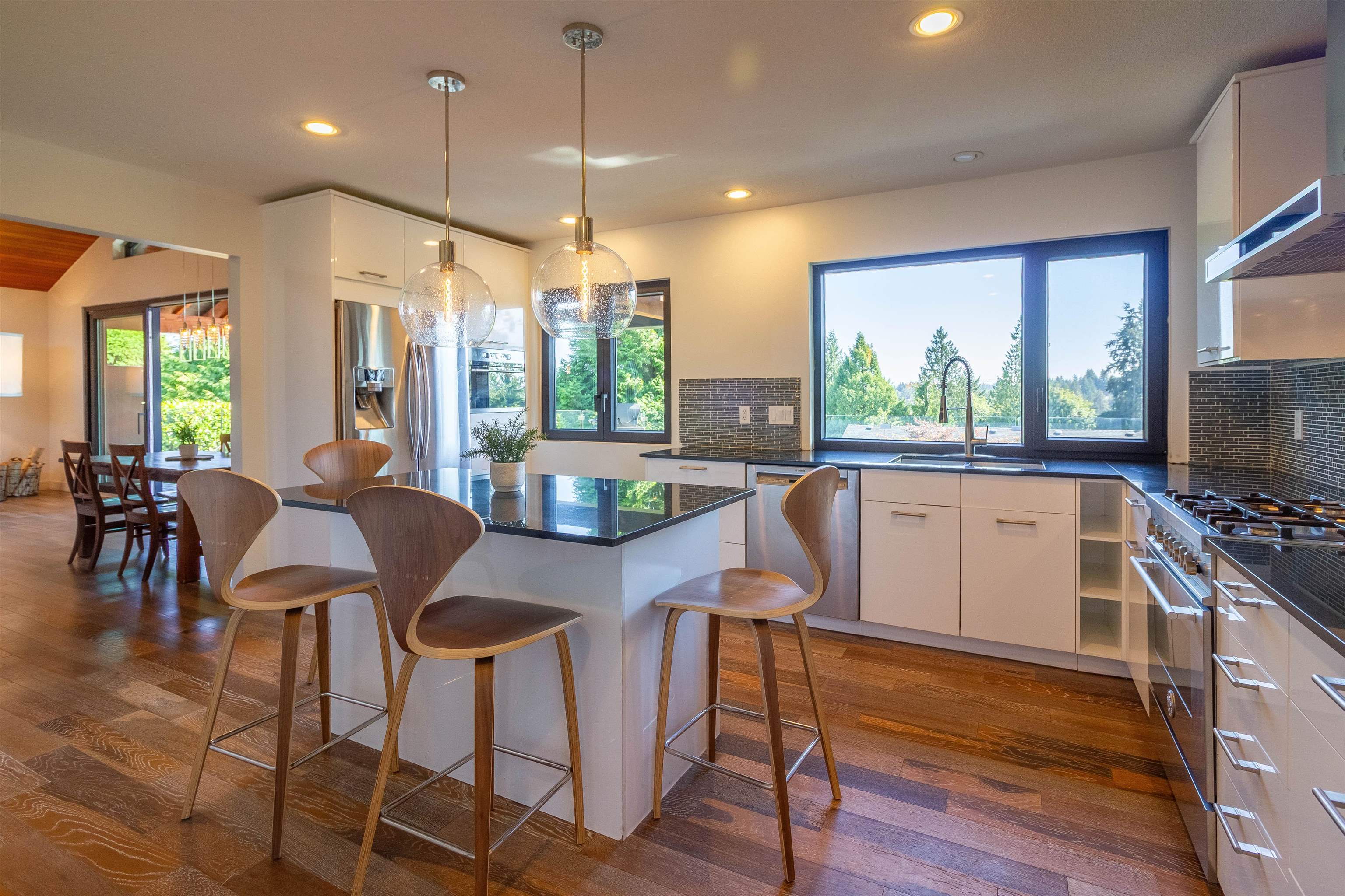 302 OXFORD DRIVE 5