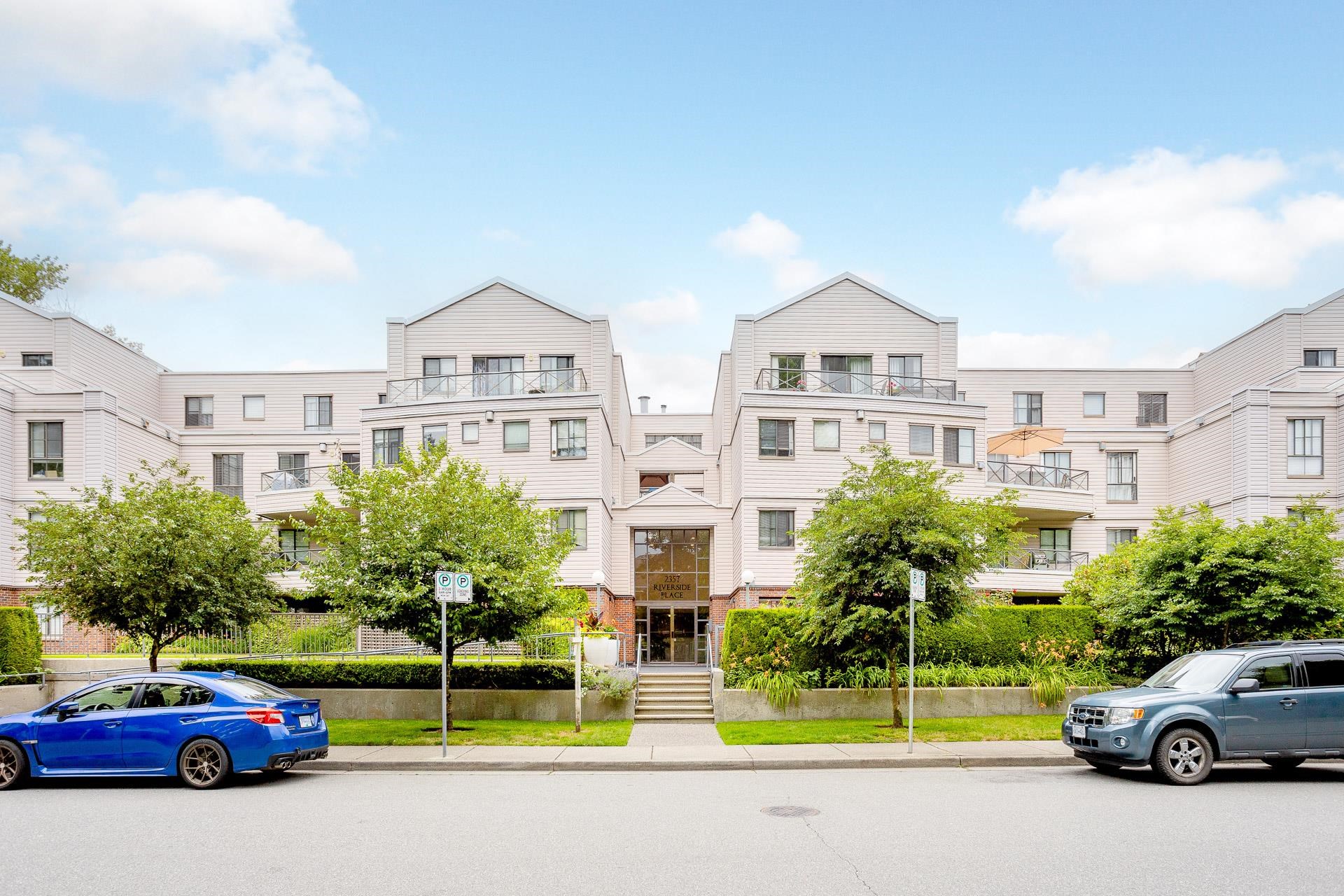 303 2357 WHYTE AVENUE