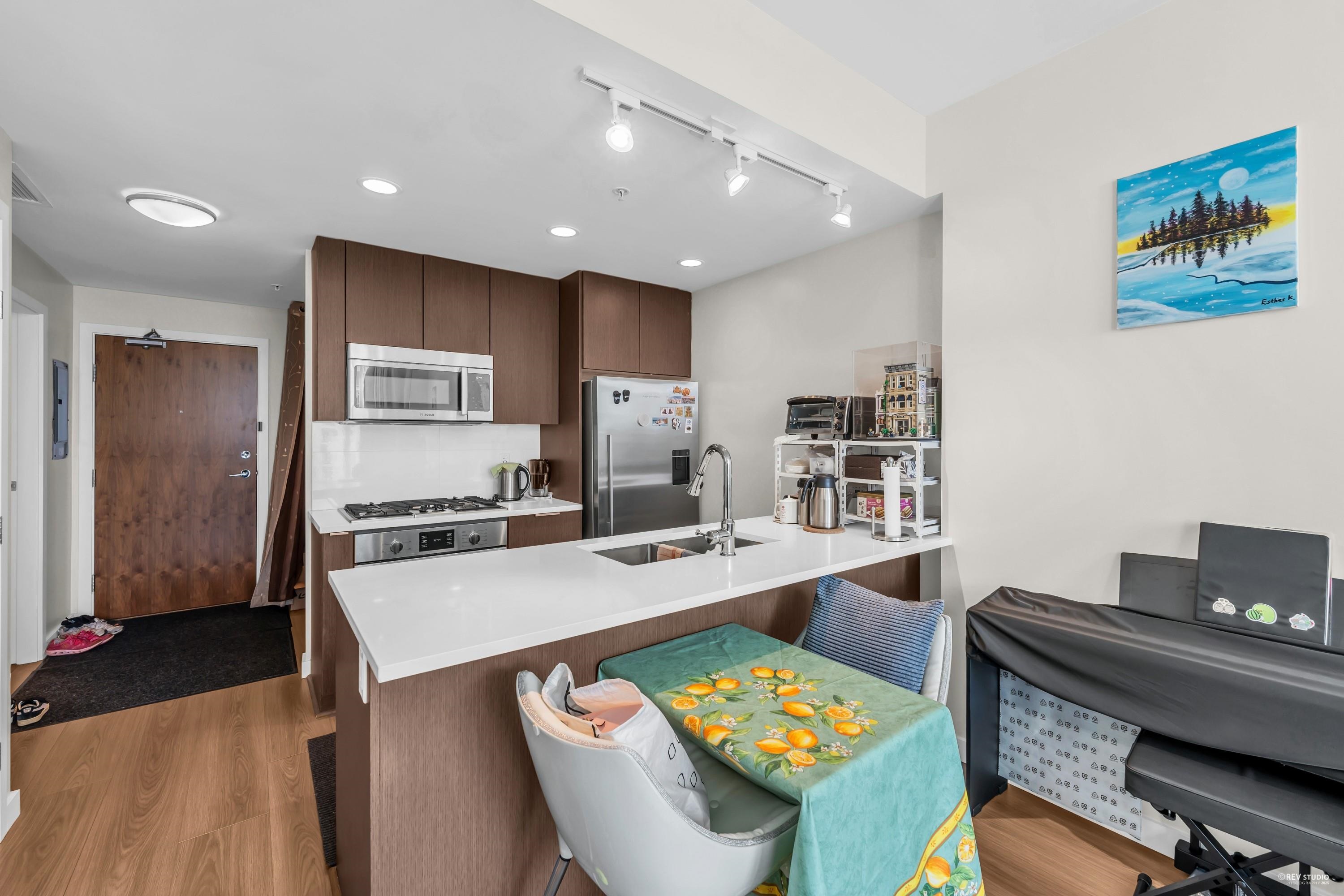 1106 8688 HAZELBRIDGE WAY 13