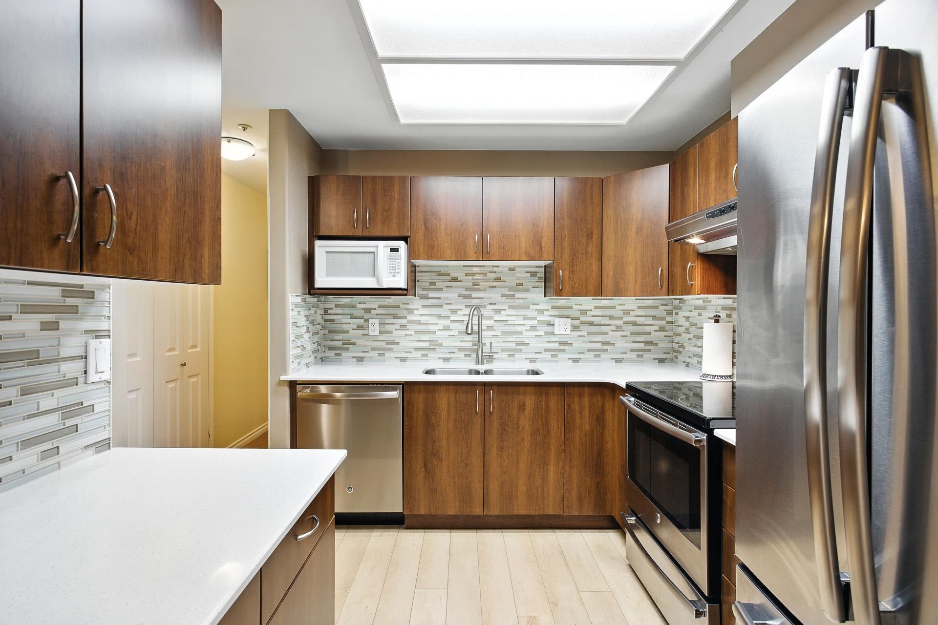 303 2357 WHYTE AVENUE 17