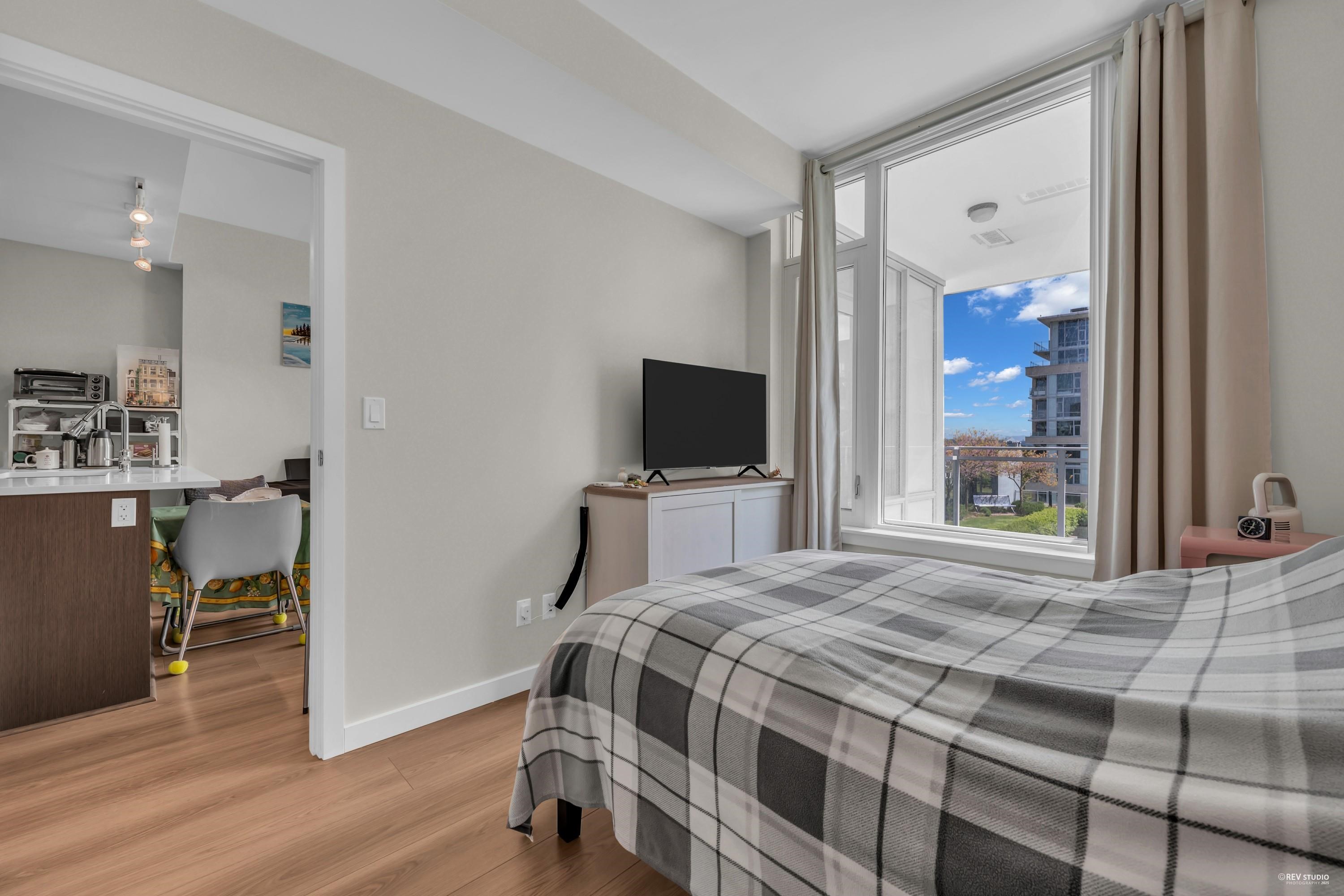 1106 8688 HAZELBRIDGE WAY 17