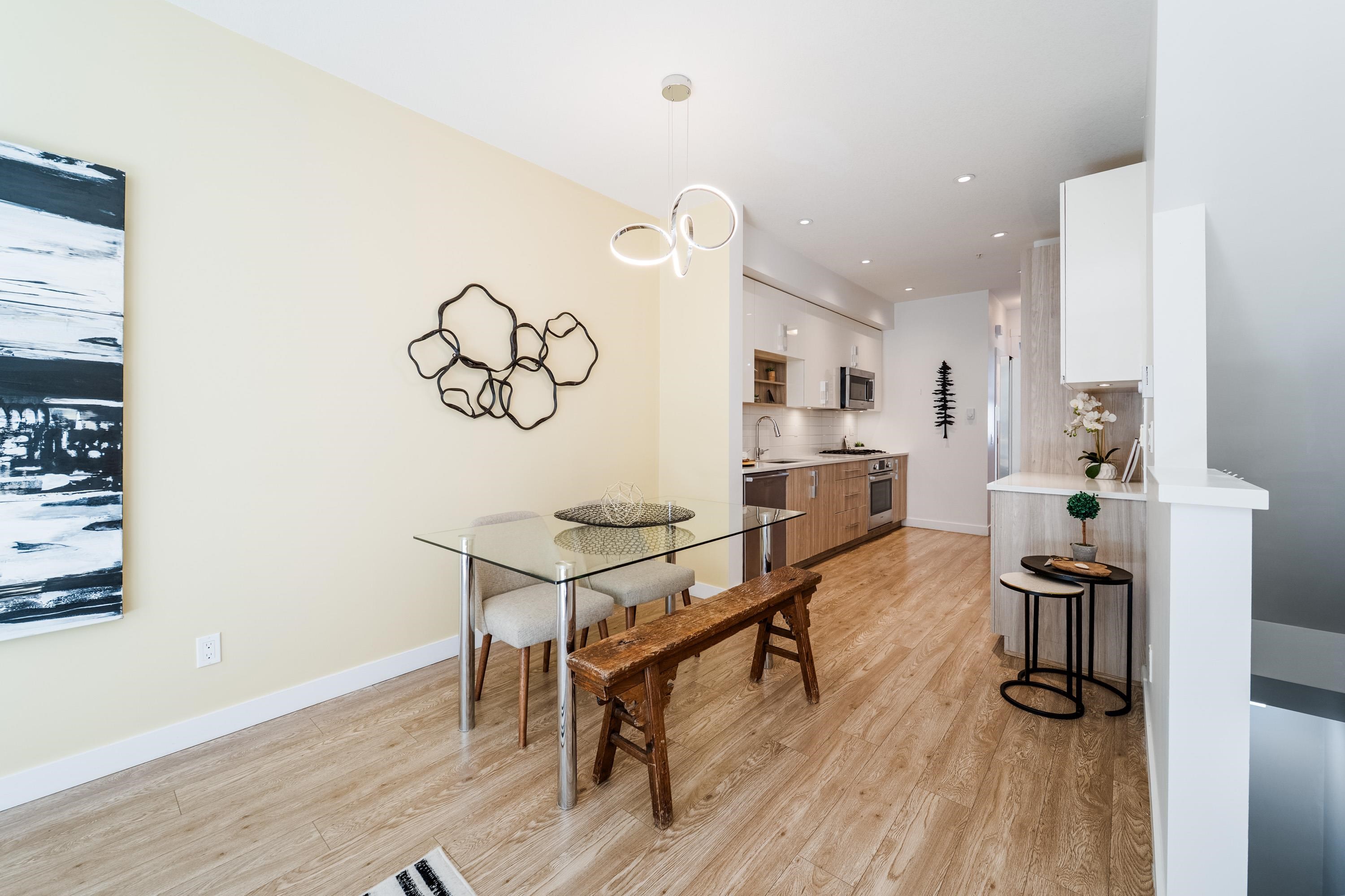 18 7039 MACPHERSON AVENUE 12