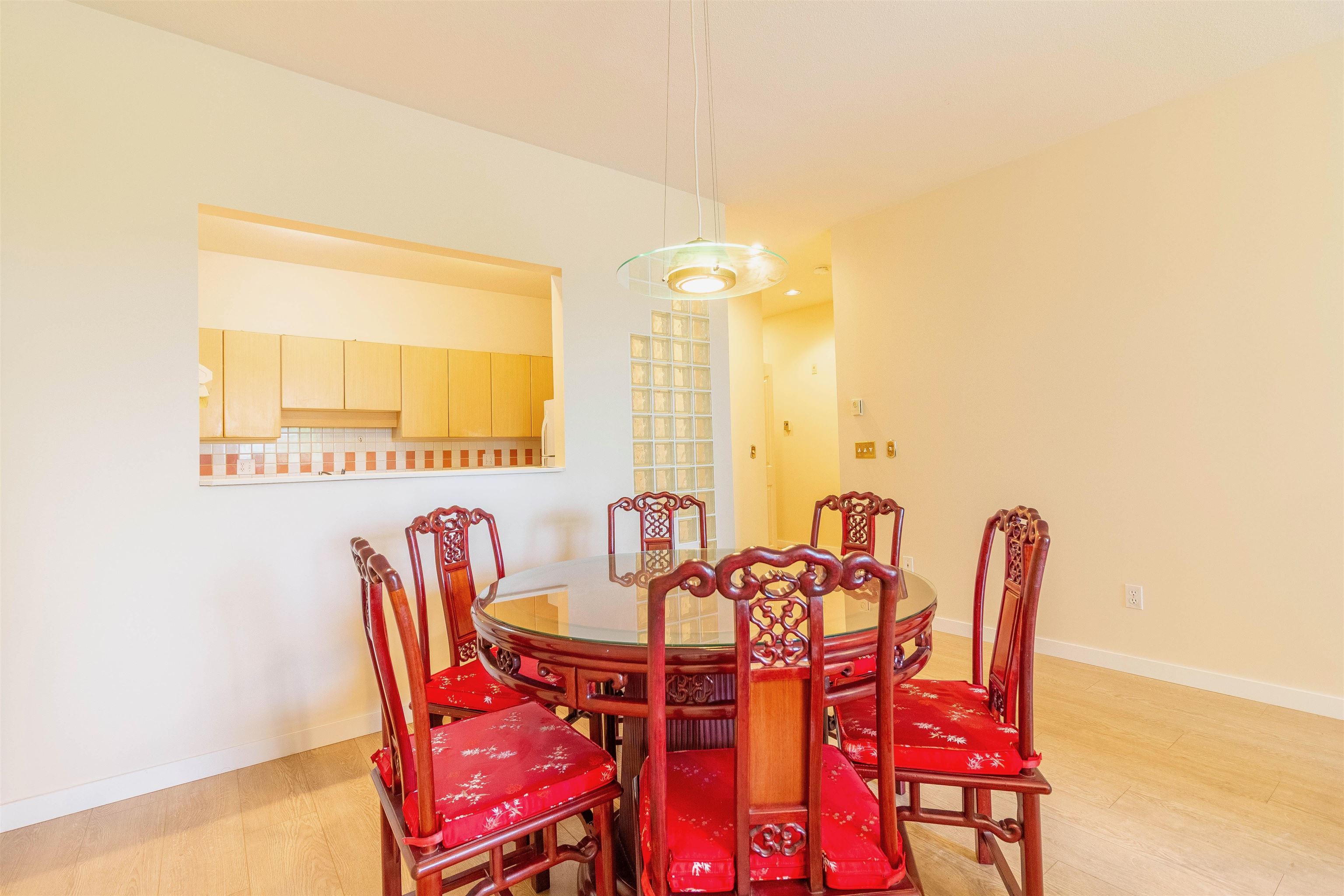306 4951 SANDERS STREET 10