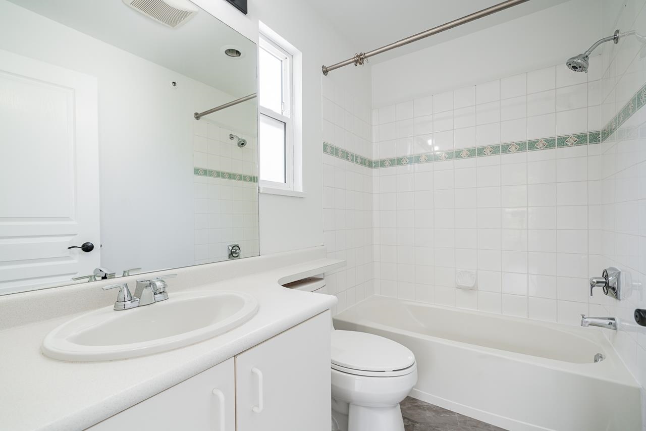 54 2728 CHANDLERY PLACE 23