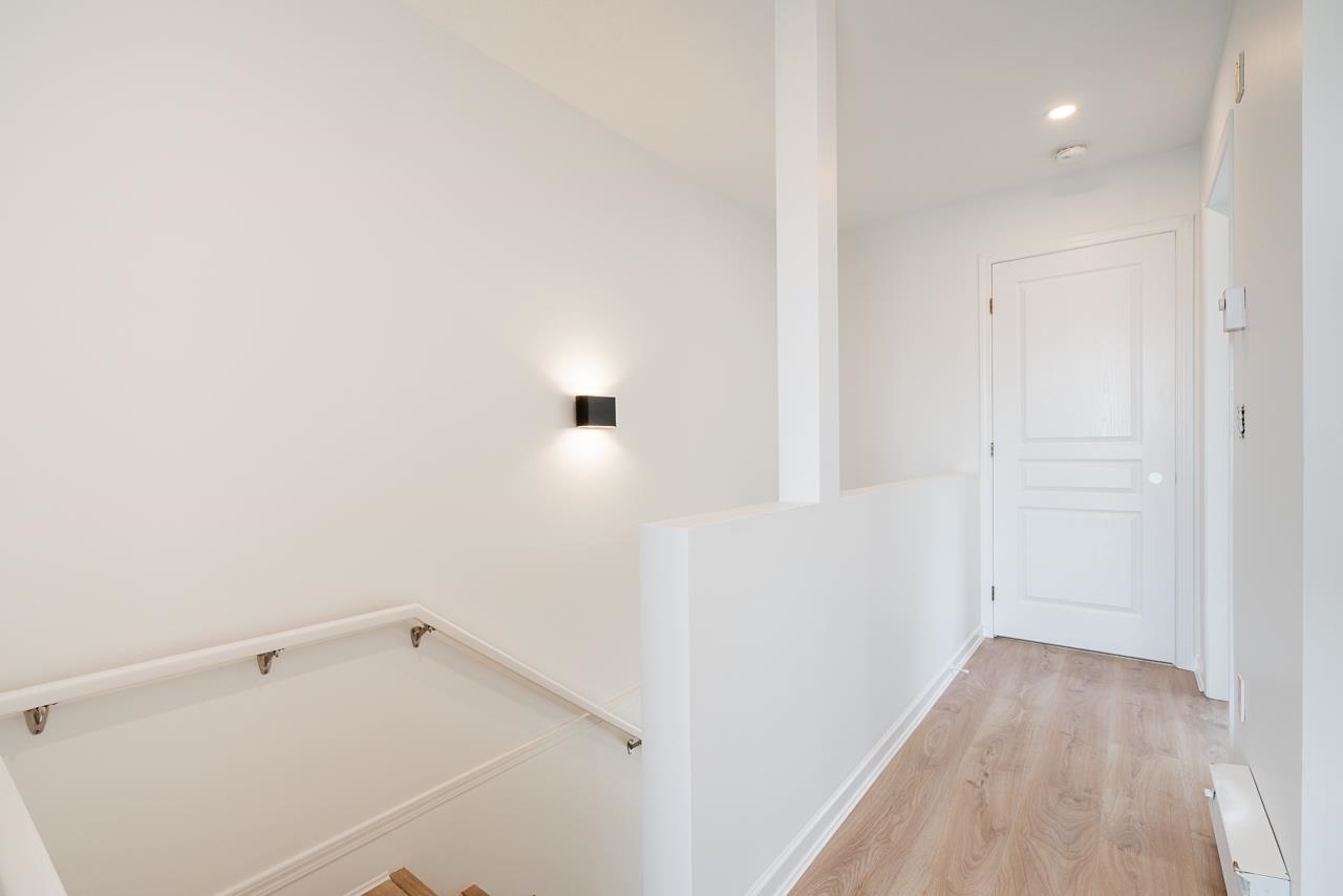 54 2728 CHANDLERY PLACE 25