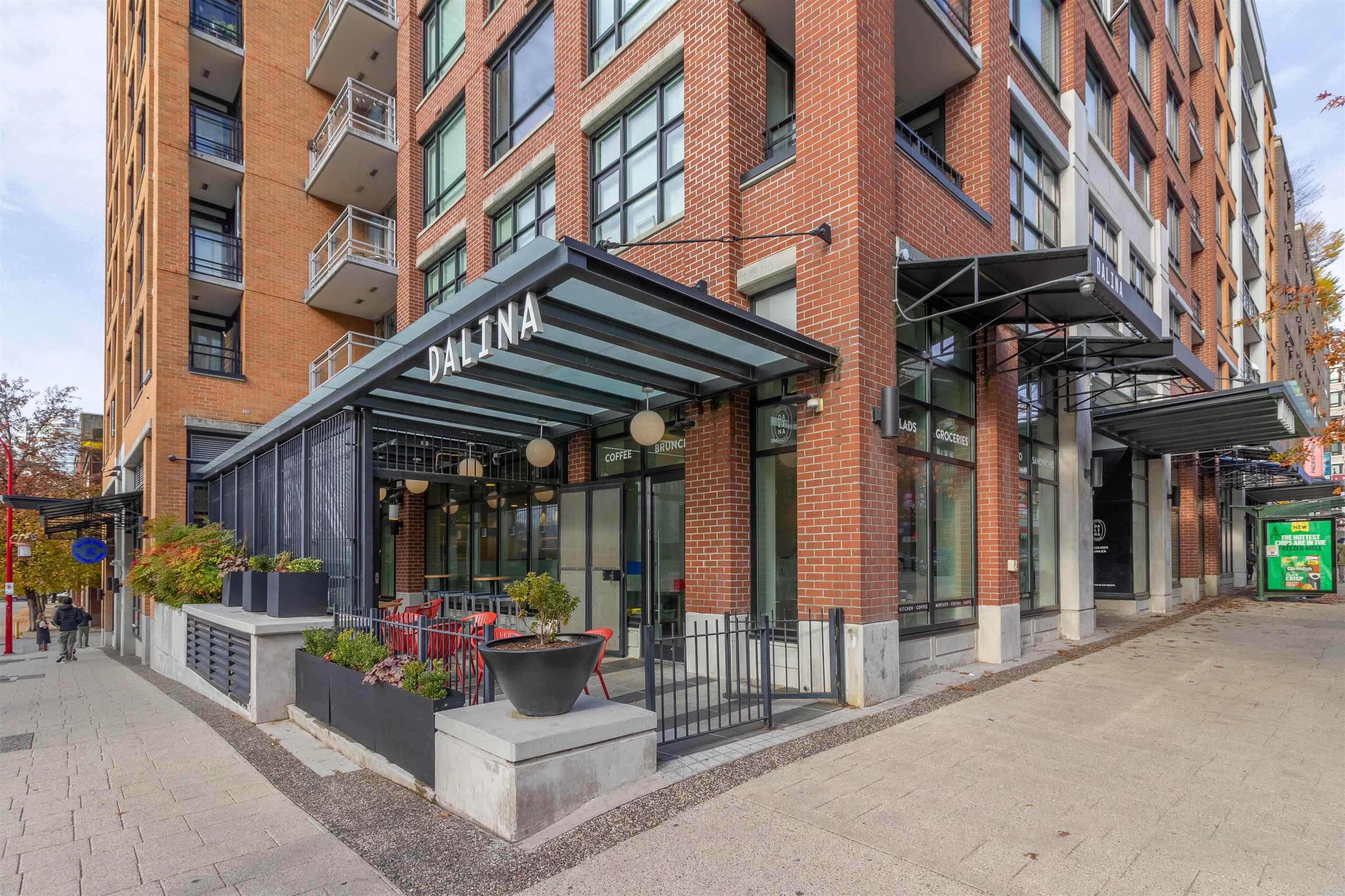 1810 188 KEEFER STREET 40