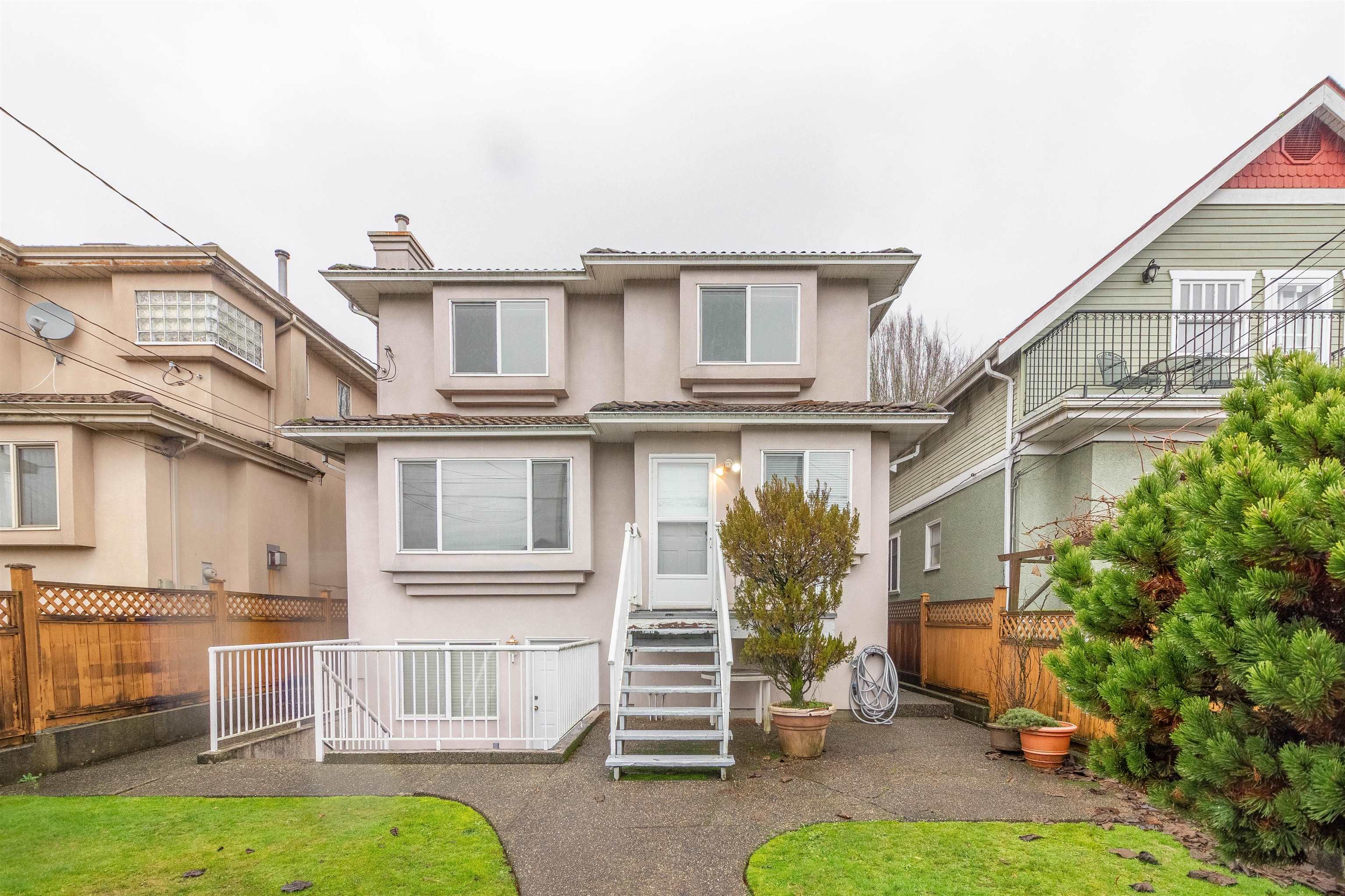 2468 E 4TH AVENUE 37