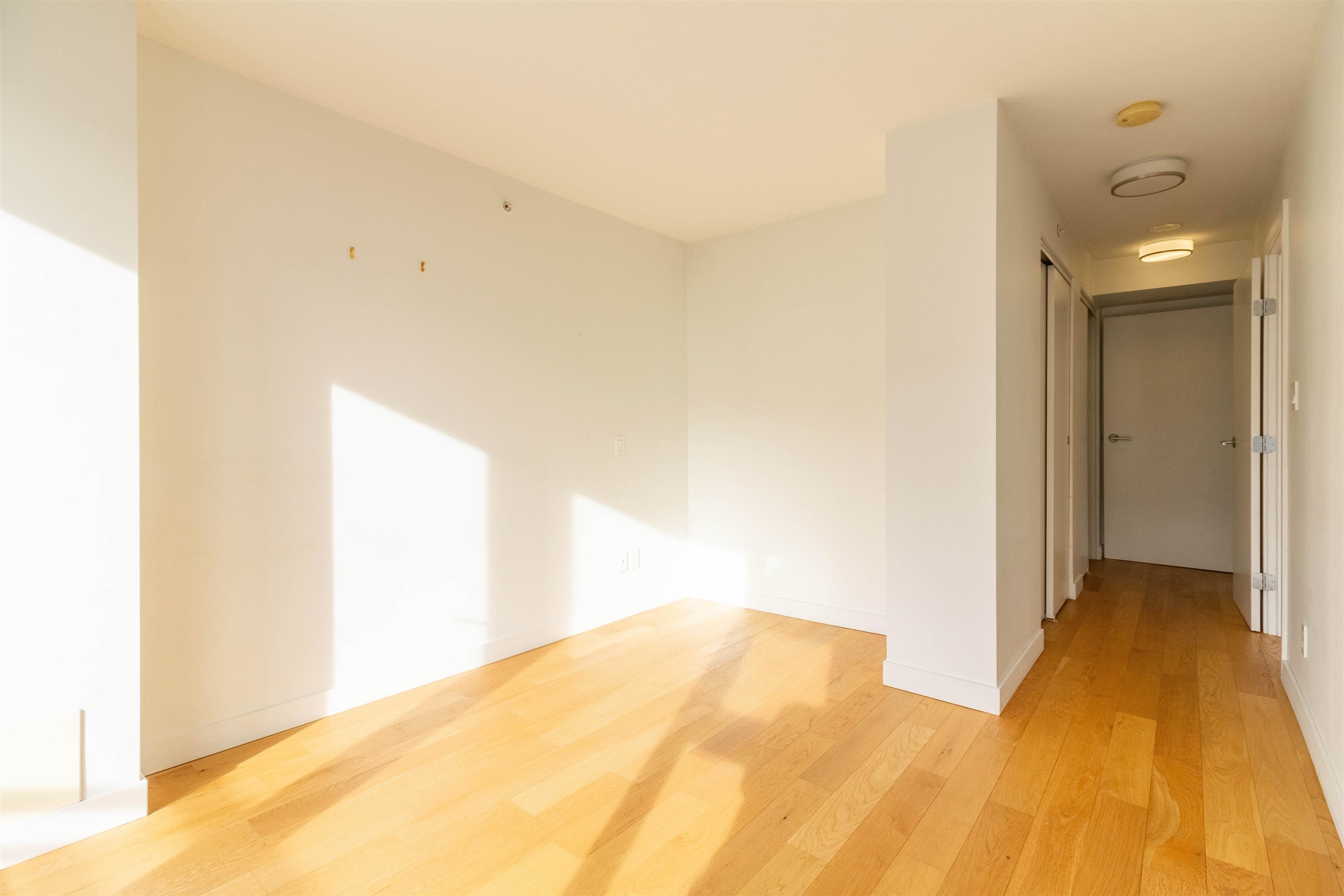 1810 188 KEEFER STREET 15
