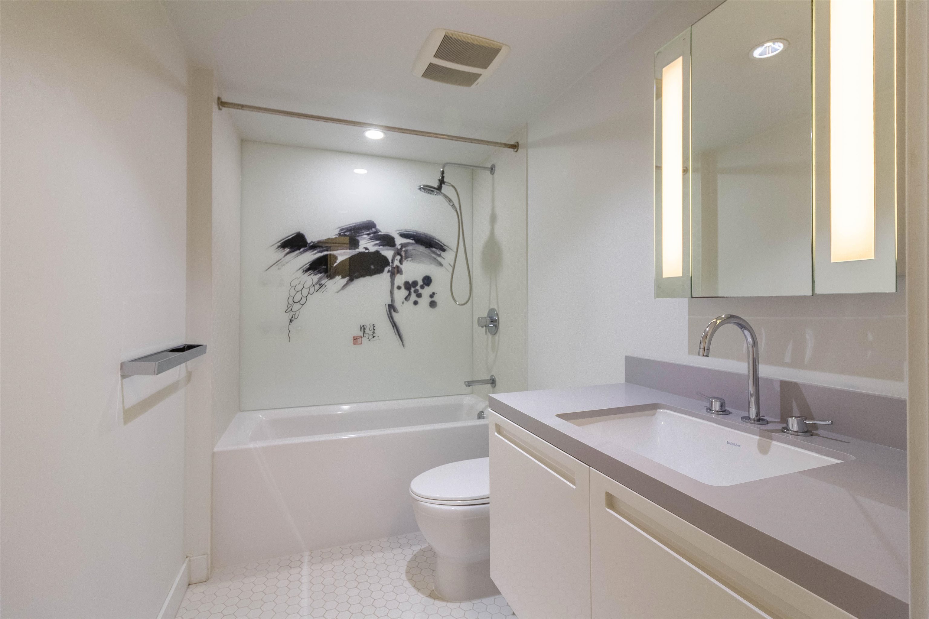 1810 188 KEEFER STREET 16