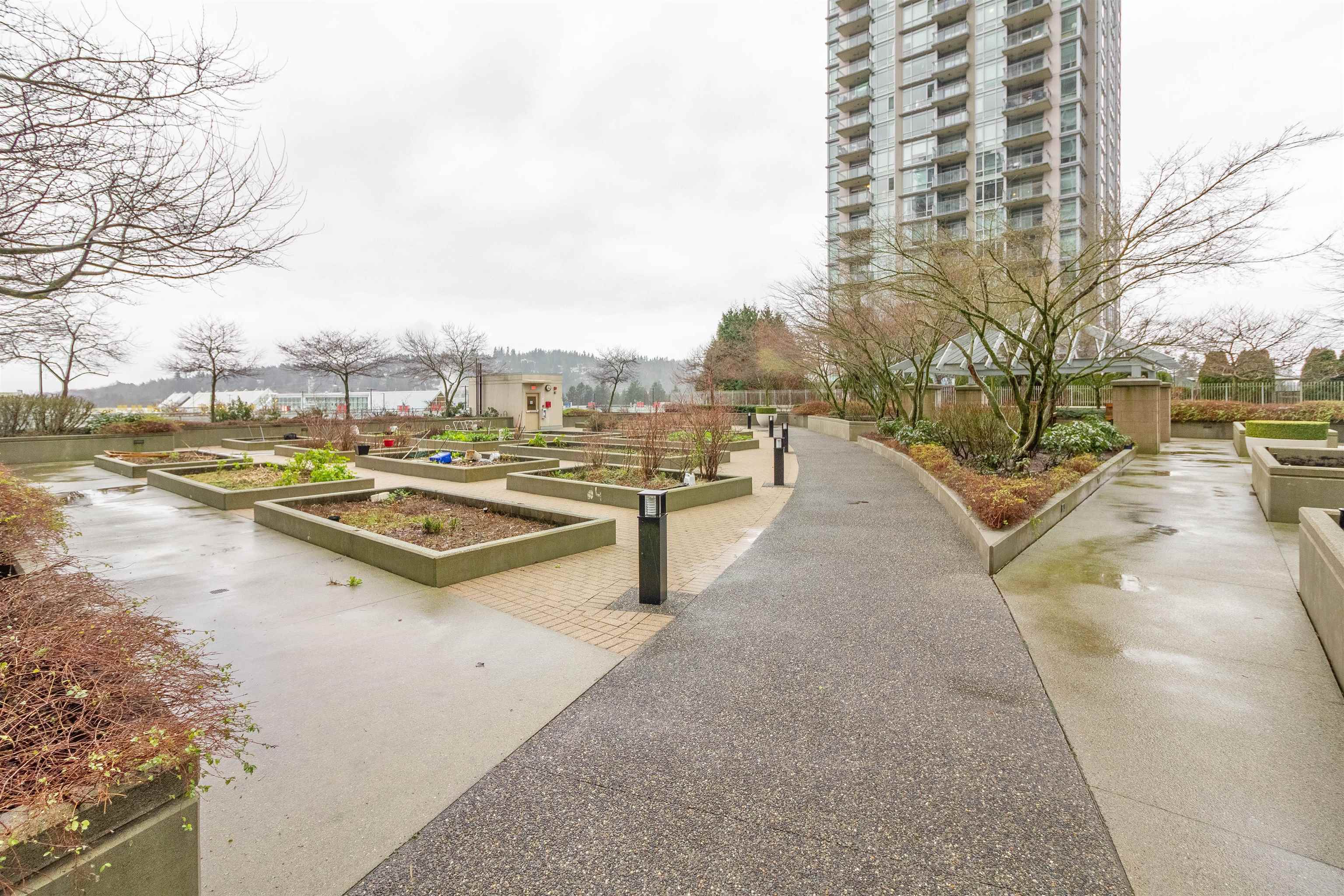 2703 2975 ATLANTIC AVENUE 17