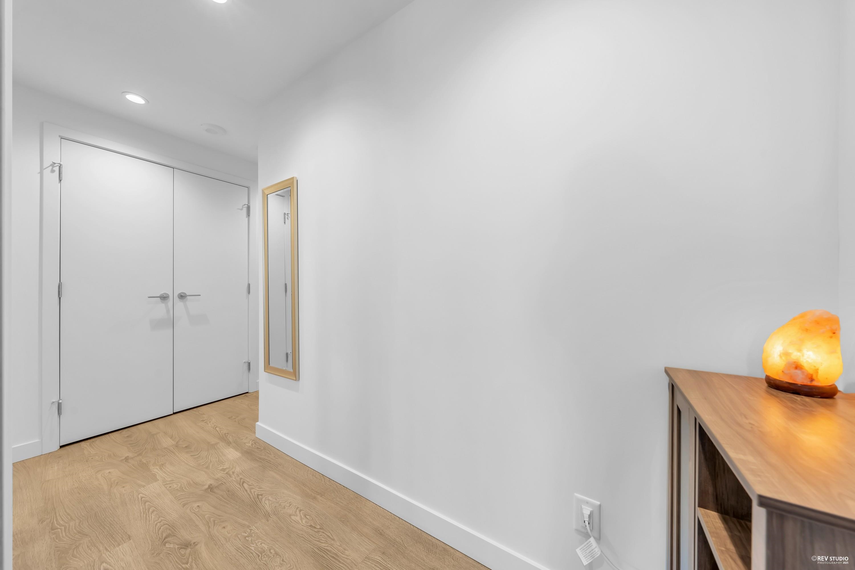 2507 6080 MCKAY AVENUE 21