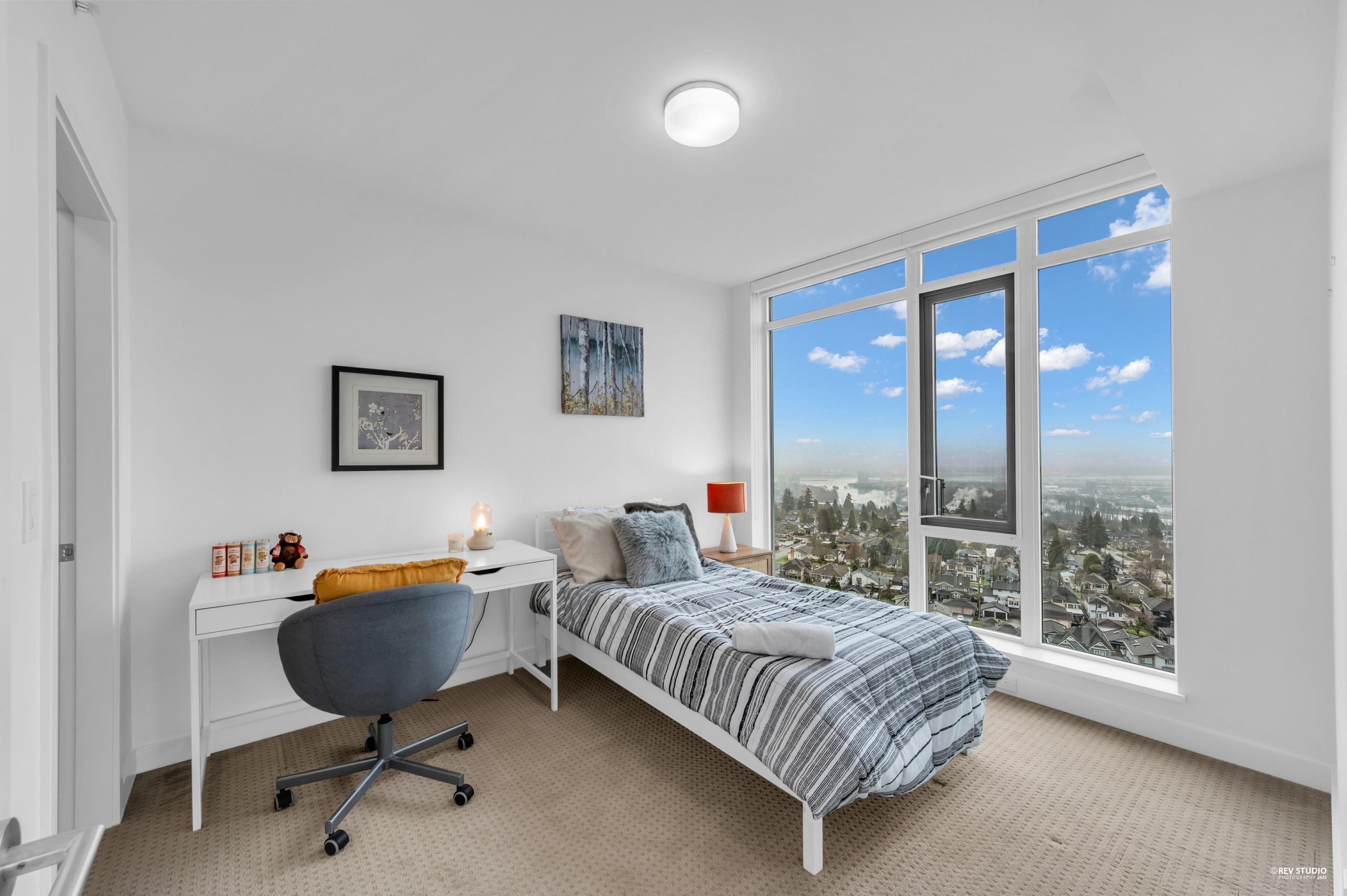 1702 7769 PARK CRESCENT 18