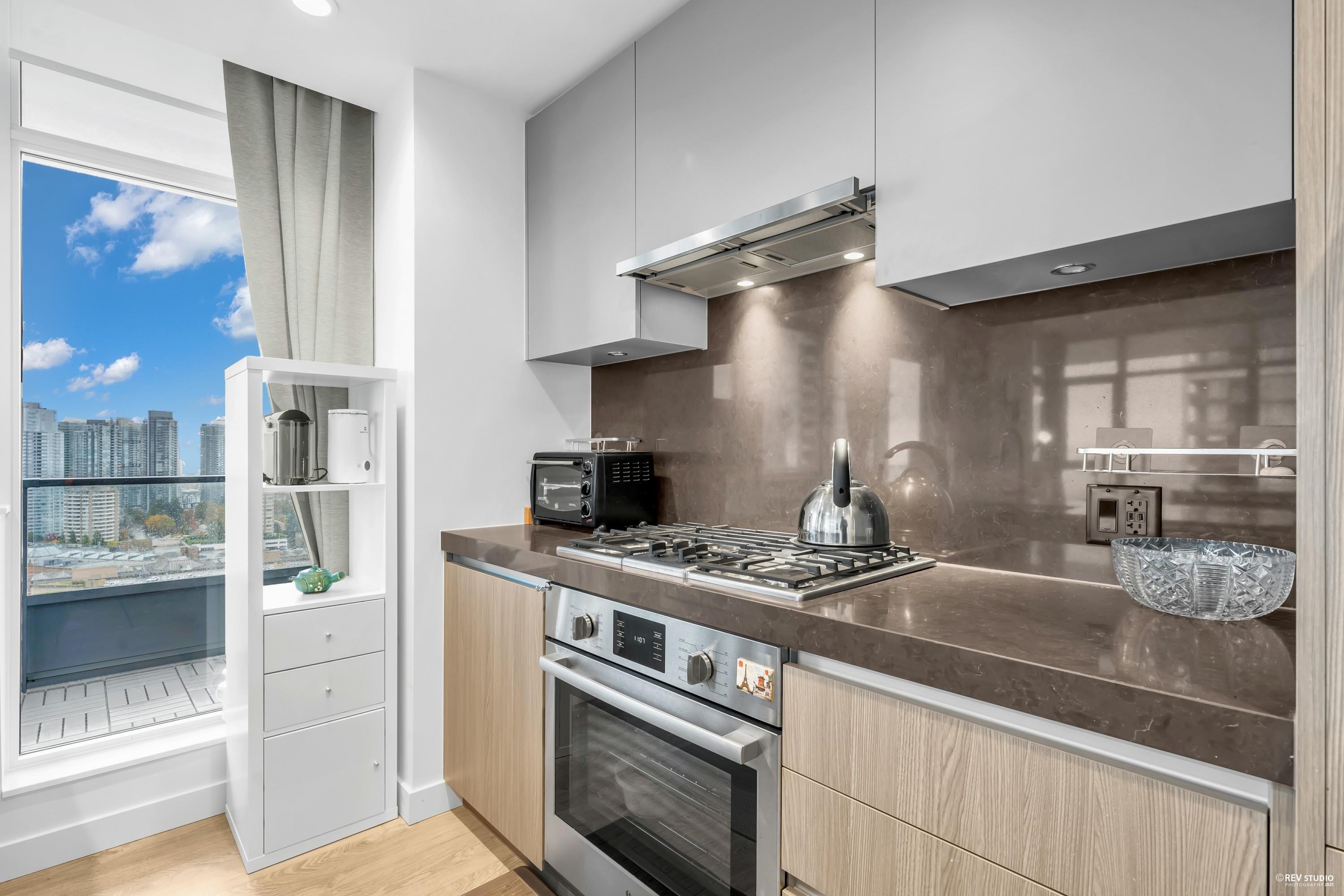2507 6080 MCKAY AVENUE 12