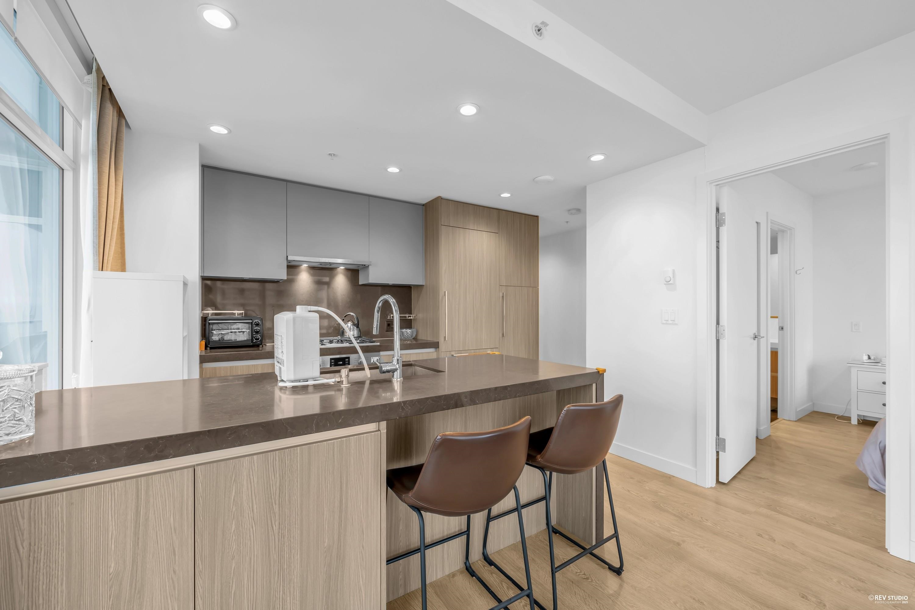 2507 6080 MCKAY AVENUE 10